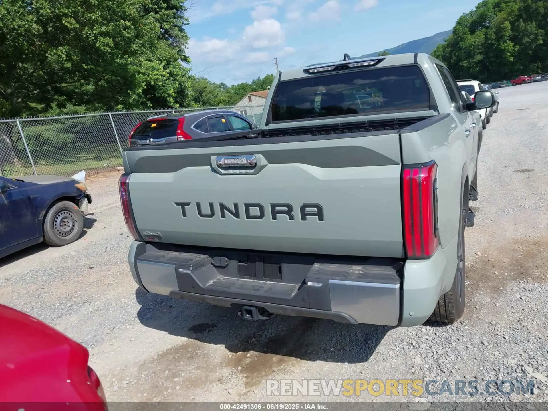 17 Photograph of a damaged car 5TFJA5DB8SX258142 TOYOTA TUNDRA 2025