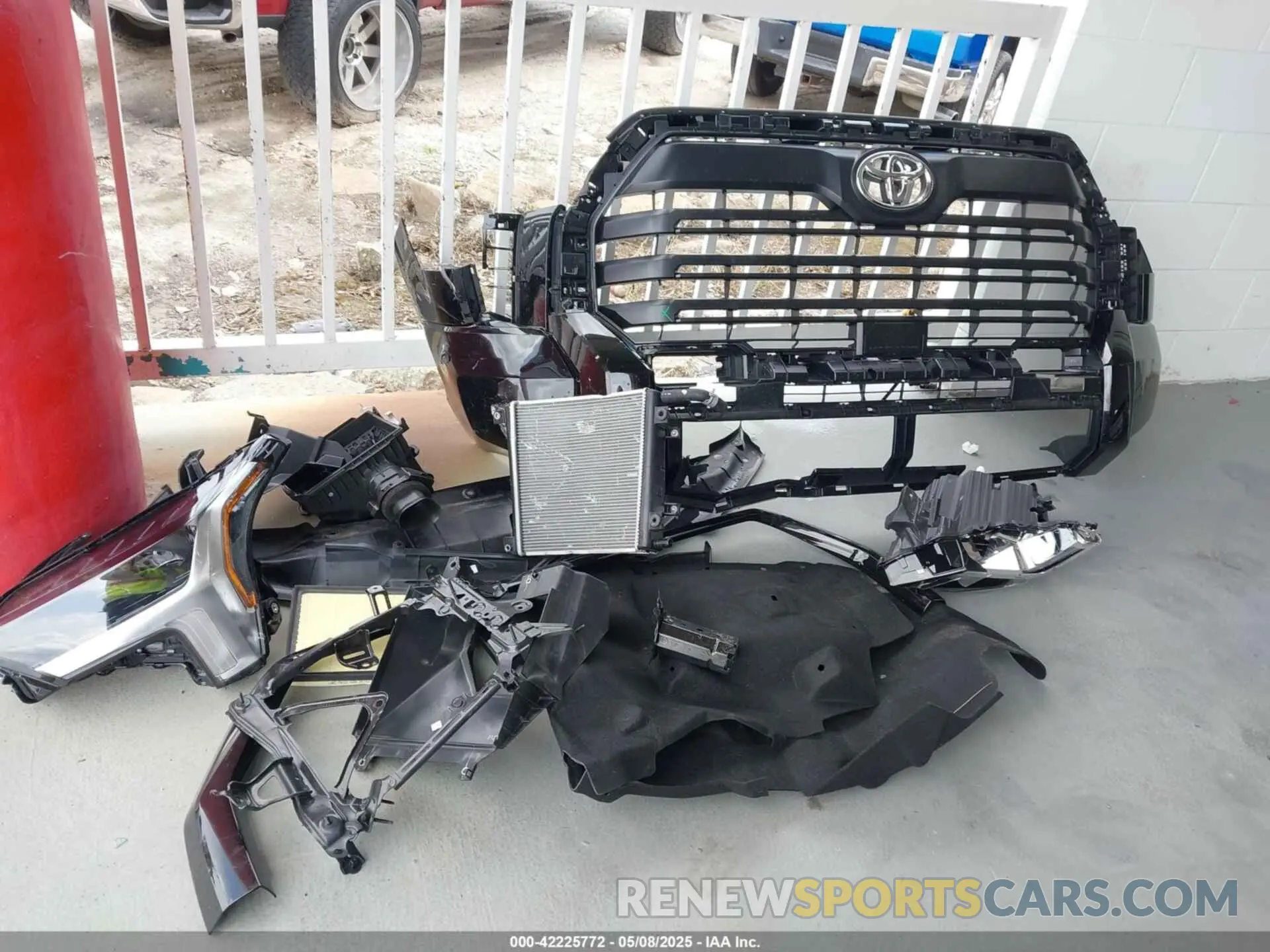 12 Photograph of a damaged car 5TFKB5DB9SX282404 TOYOTA TUNDRA 2025