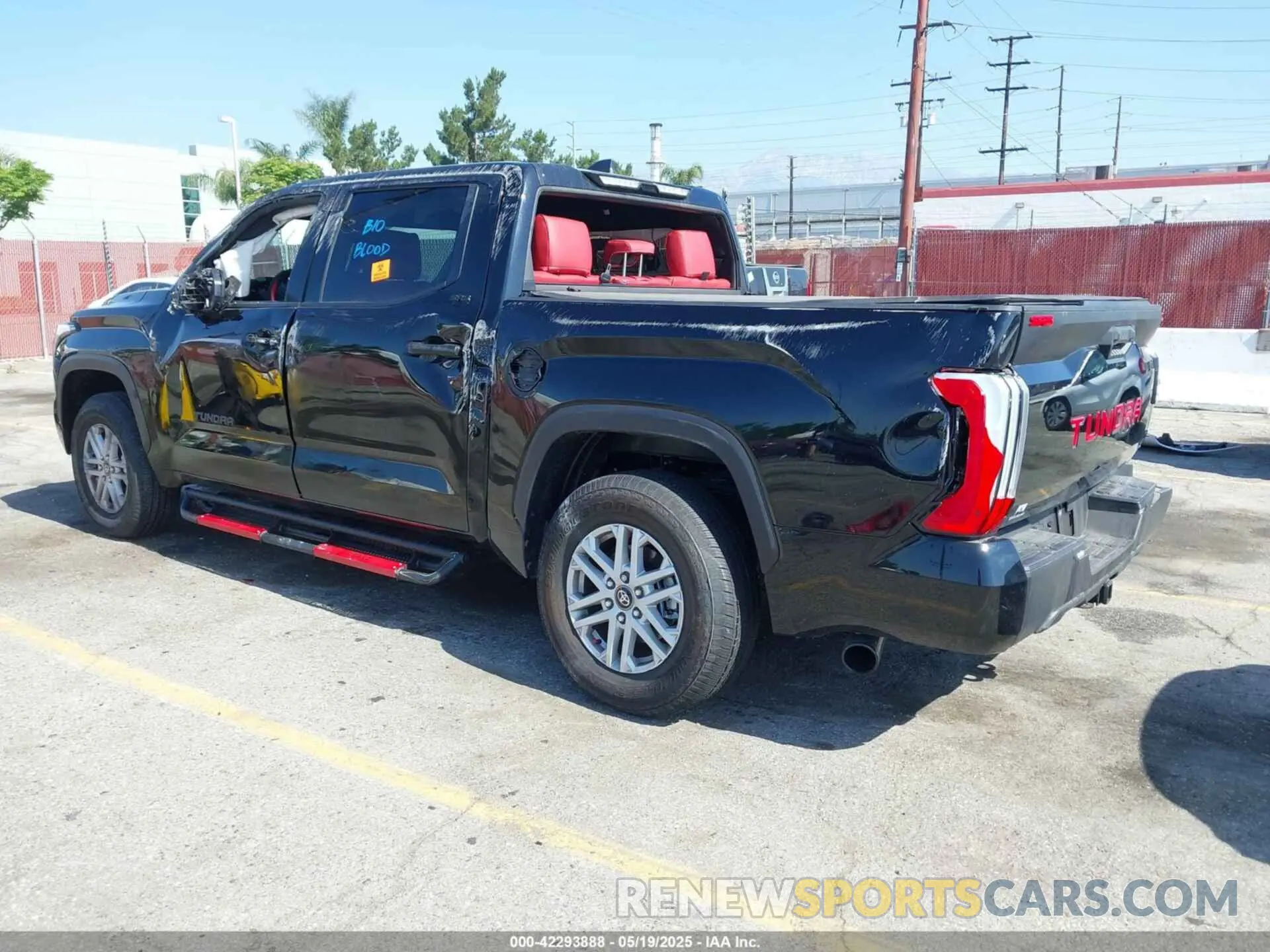 3 Photograph of a damaged car 5TFLA5AB8SX045320 TOYOTA TUNDRA 2025