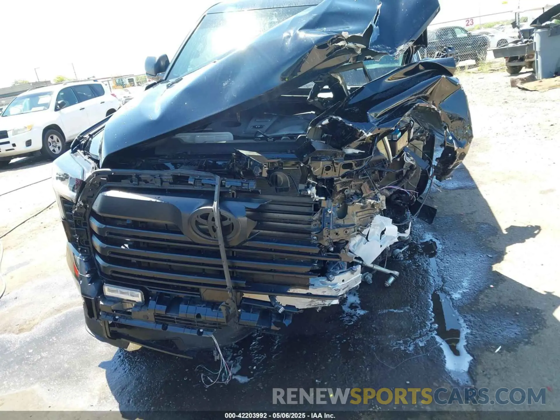 12 Photograph of a damaged car 5TFLA5DB2SX276564 TOYOTA TUNDRA 2025