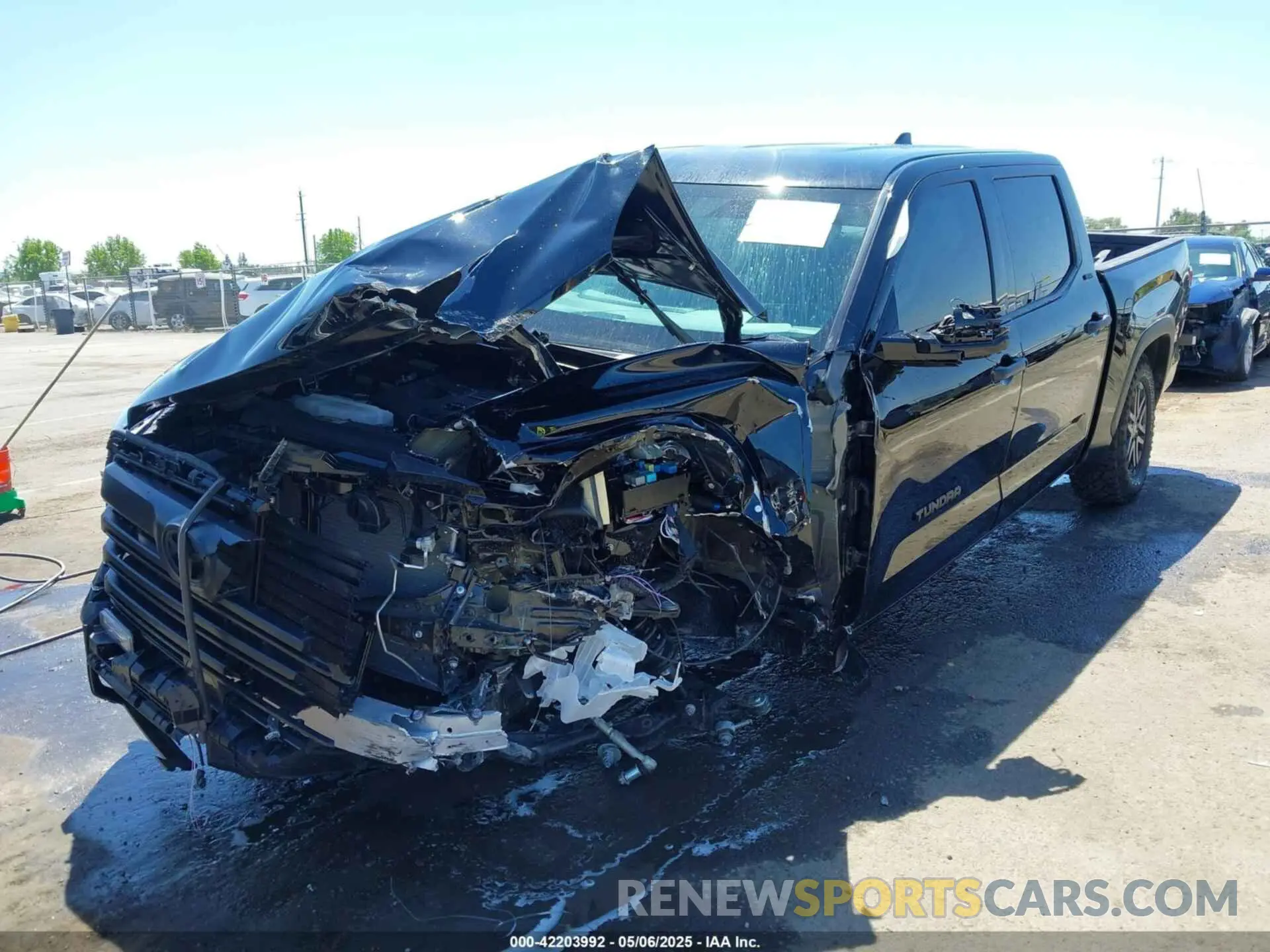 2 Photograph of a damaged car 5TFLA5DB2SX276564 TOYOTA TUNDRA 2025