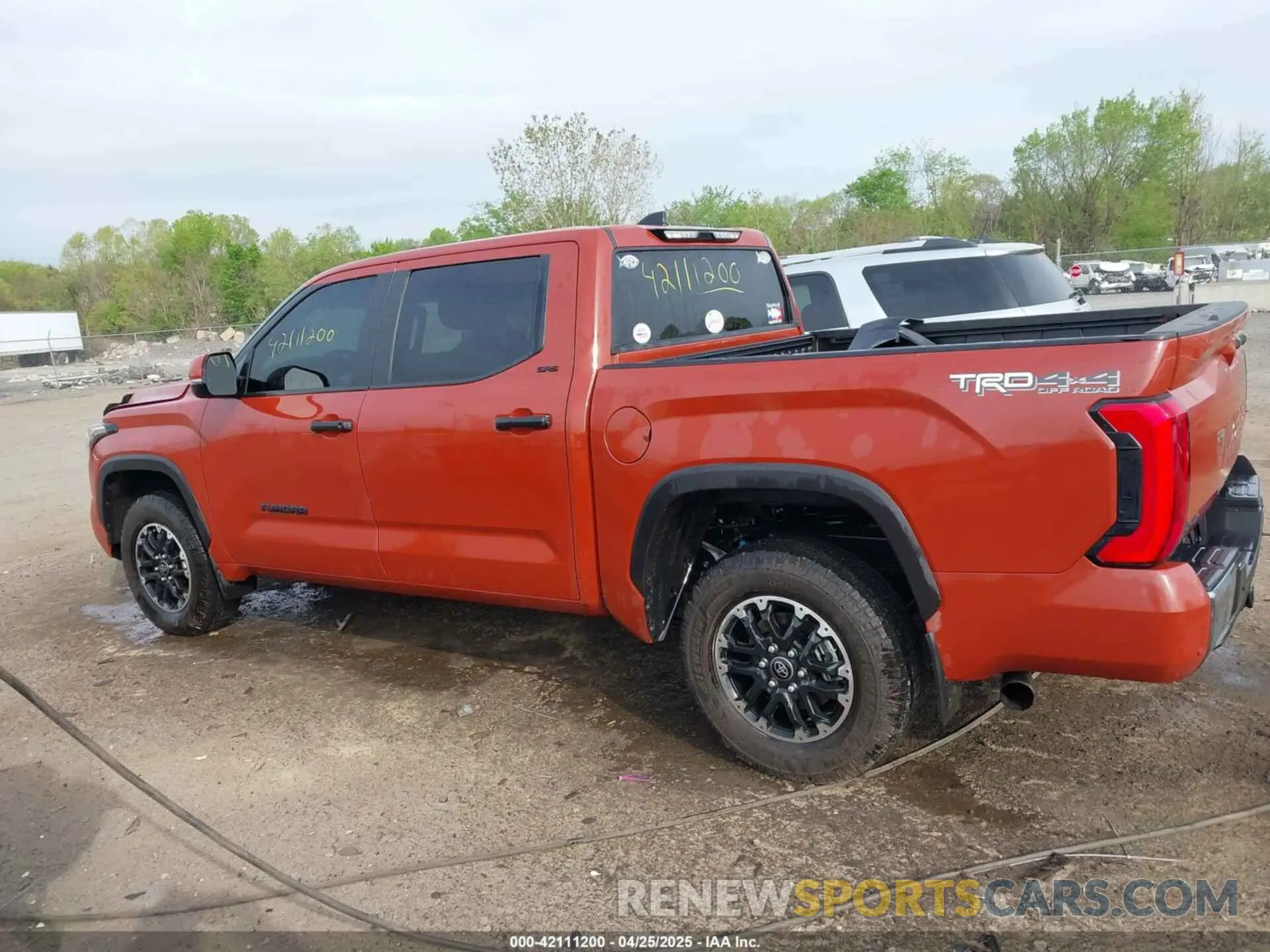 14 Photograph of a damaged car 5TFLA5DB3SX238597 TOYOTA TUNDRA 2025