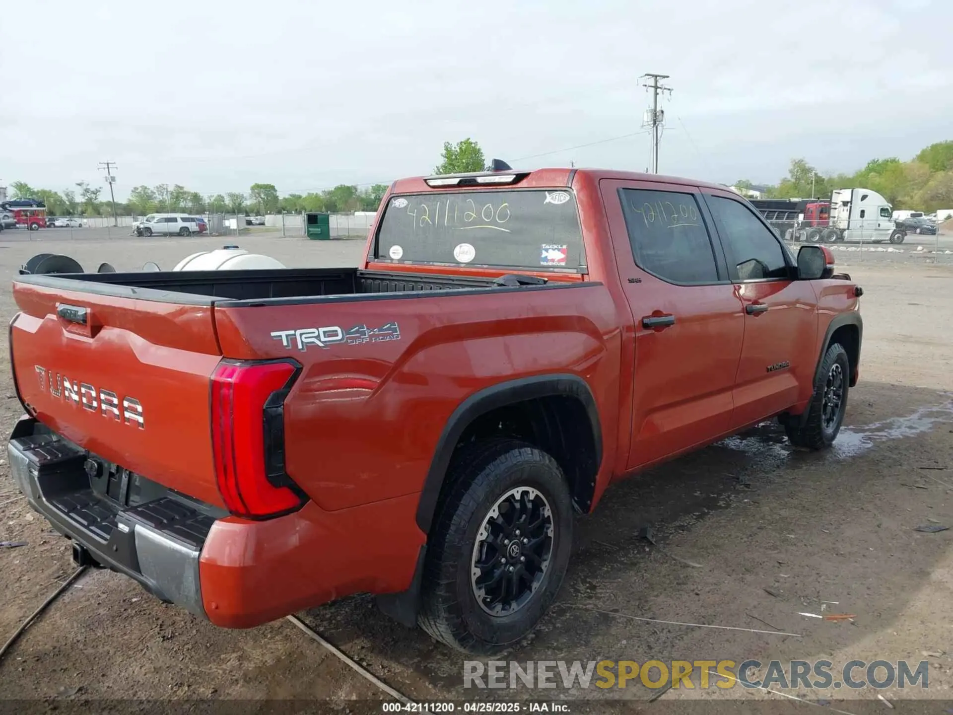 4 Photograph of a damaged car 5TFLA5DB3SX238597 TOYOTA TUNDRA 2025