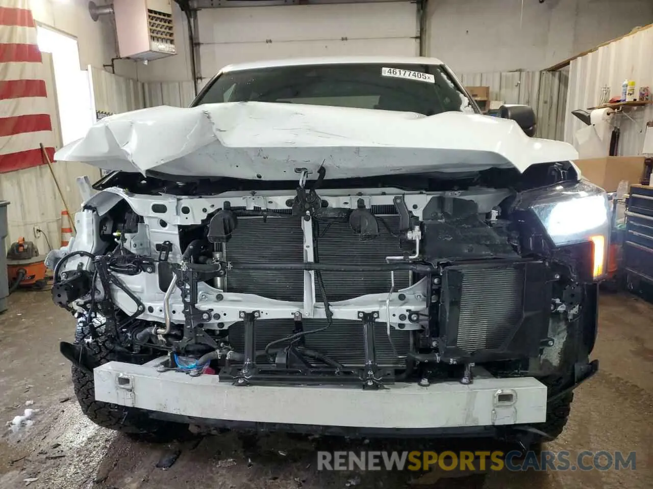 5 Photograph of a damaged car 5TFLA5DB8SX243567 TOYOTA TUNDRA 2025