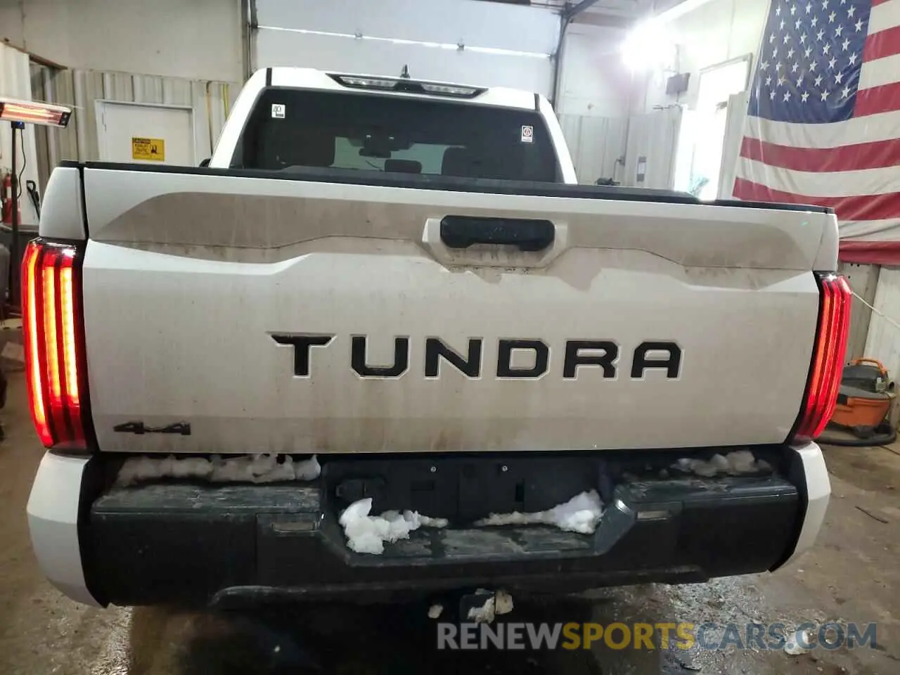 6 Photograph of a damaged car 5TFLA5DB8SX243567 TOYOTA TUNDRA 2025