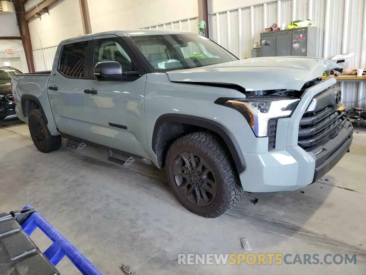 4 Photograph of a damaged car 5TFLA5DBXSX240279 TOYOTA TUNDRA 2025