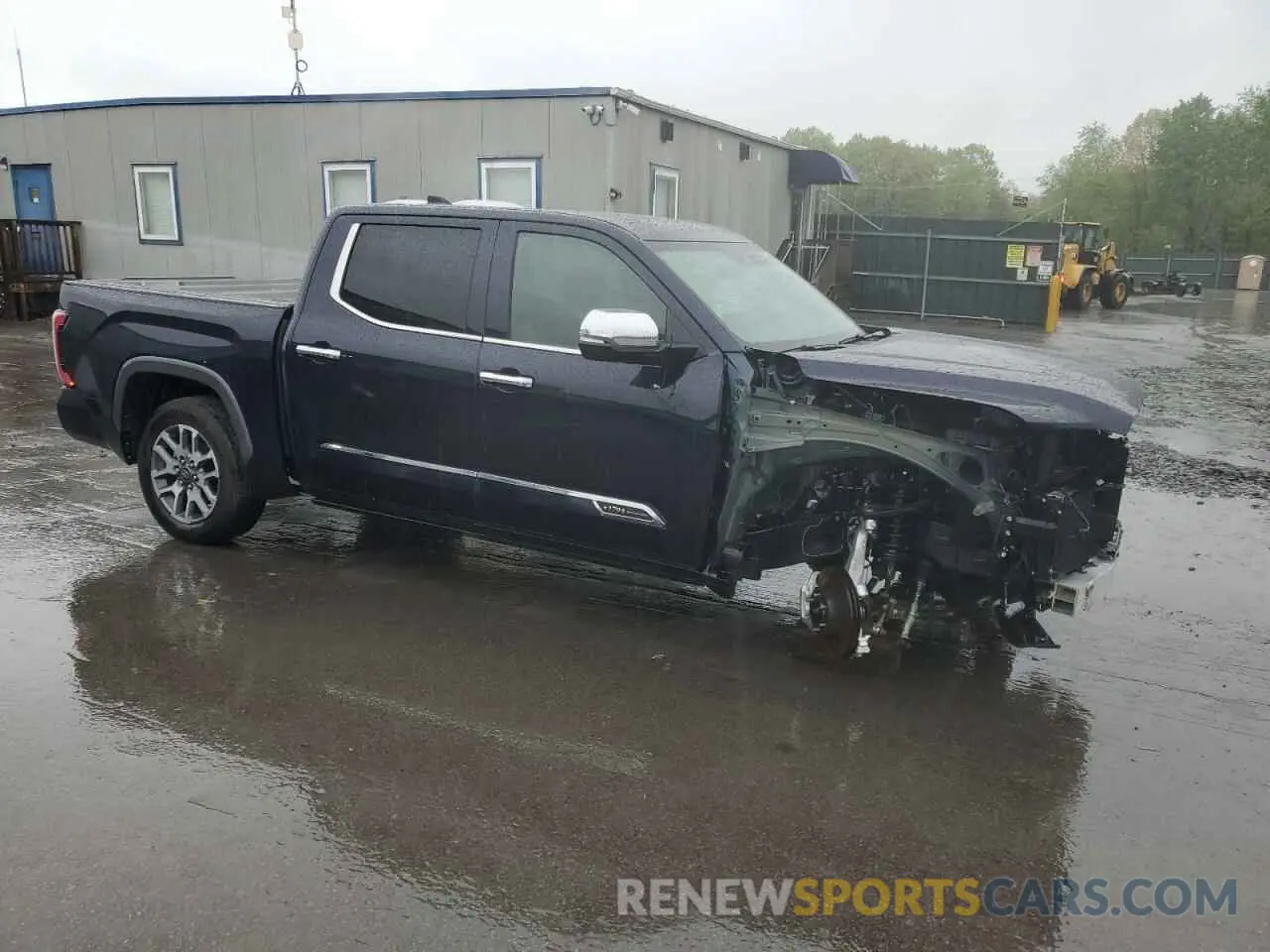 4 Photograph of a damaged car 5TFMA5DB2SX282871 TOYOTA TUNDRA 2025