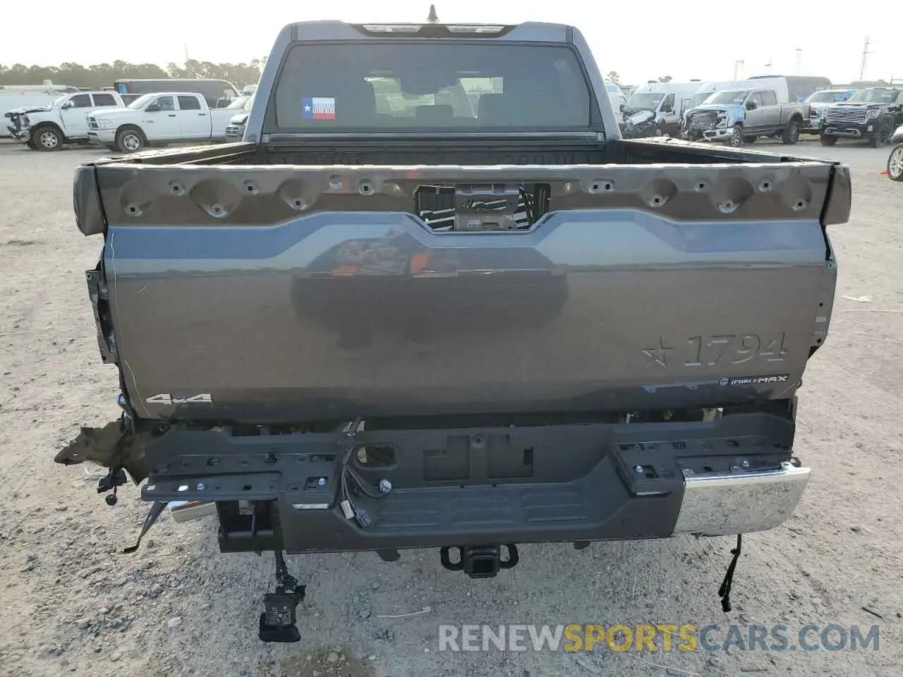 6 Photograph of a damaged car 5TFMC5DBXSX091337 TOYOTA TUNDRA 2025