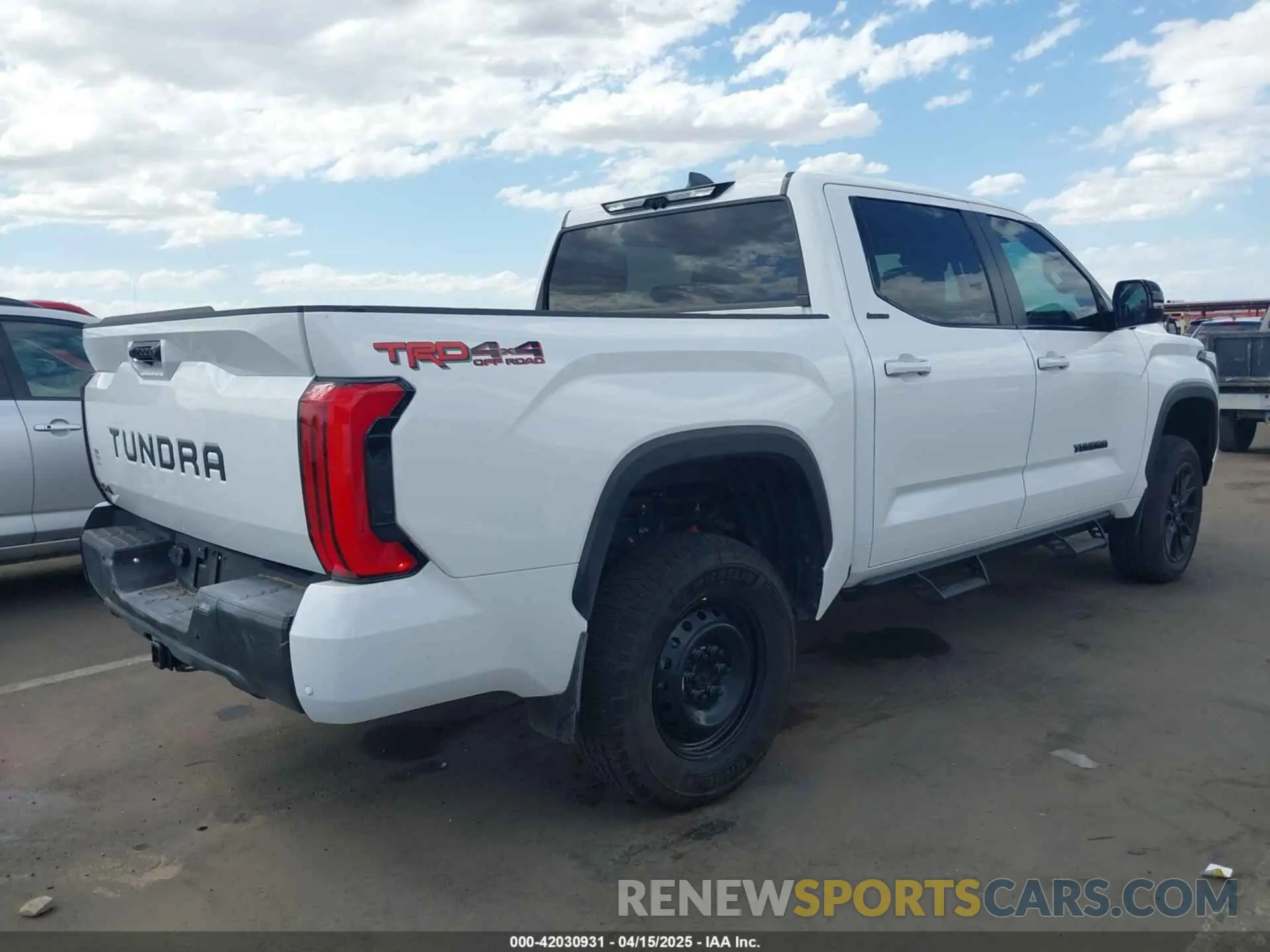 4 Фотография поврежденного автомобиля 5TFWA5DB2SX248907 TOYOTA TUNDRA 2025