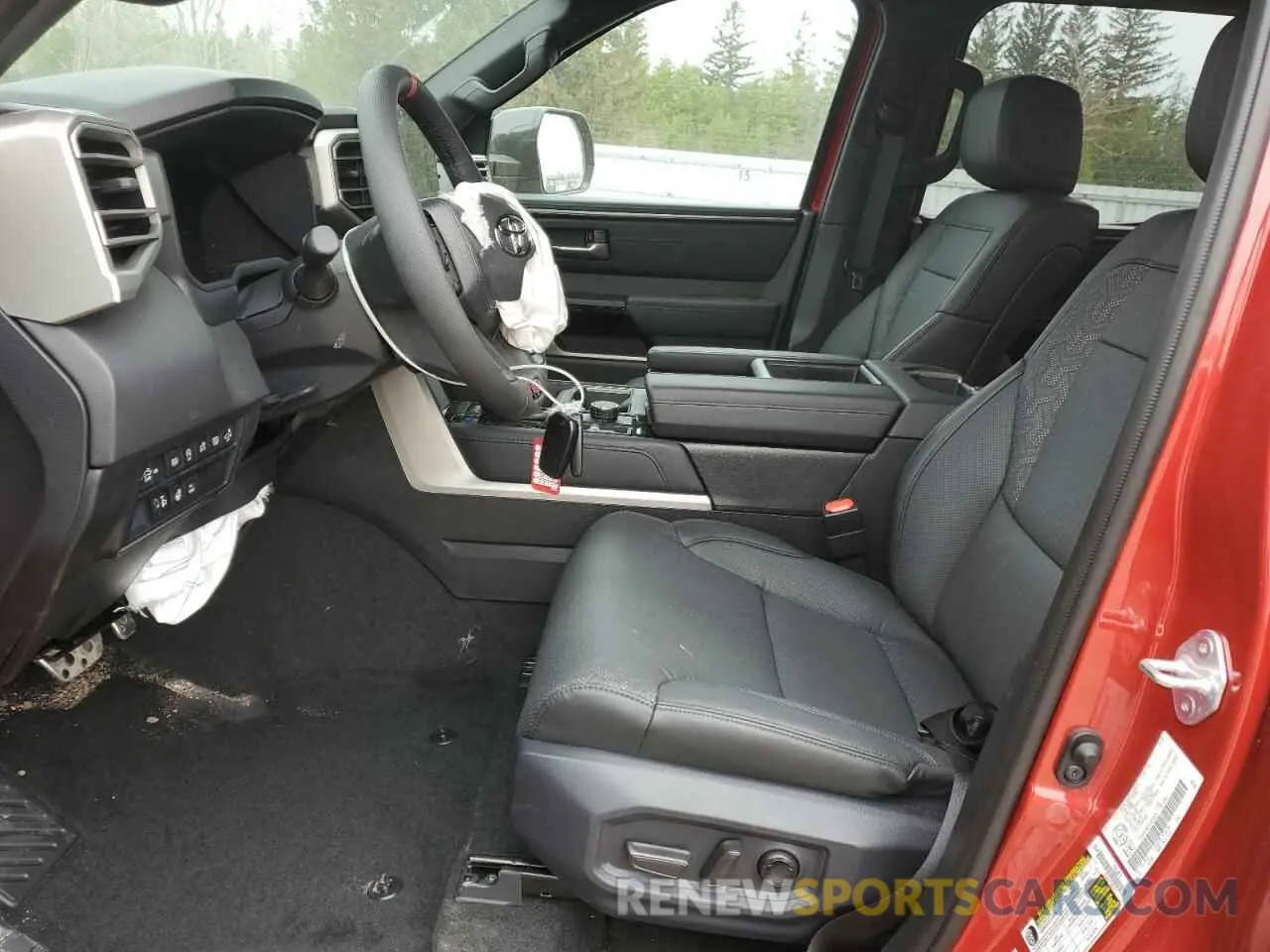 7 Фотография поврежденного автомобиля 5TFWA5DB3SX255025 TOYOTA TUNDRA 2025
