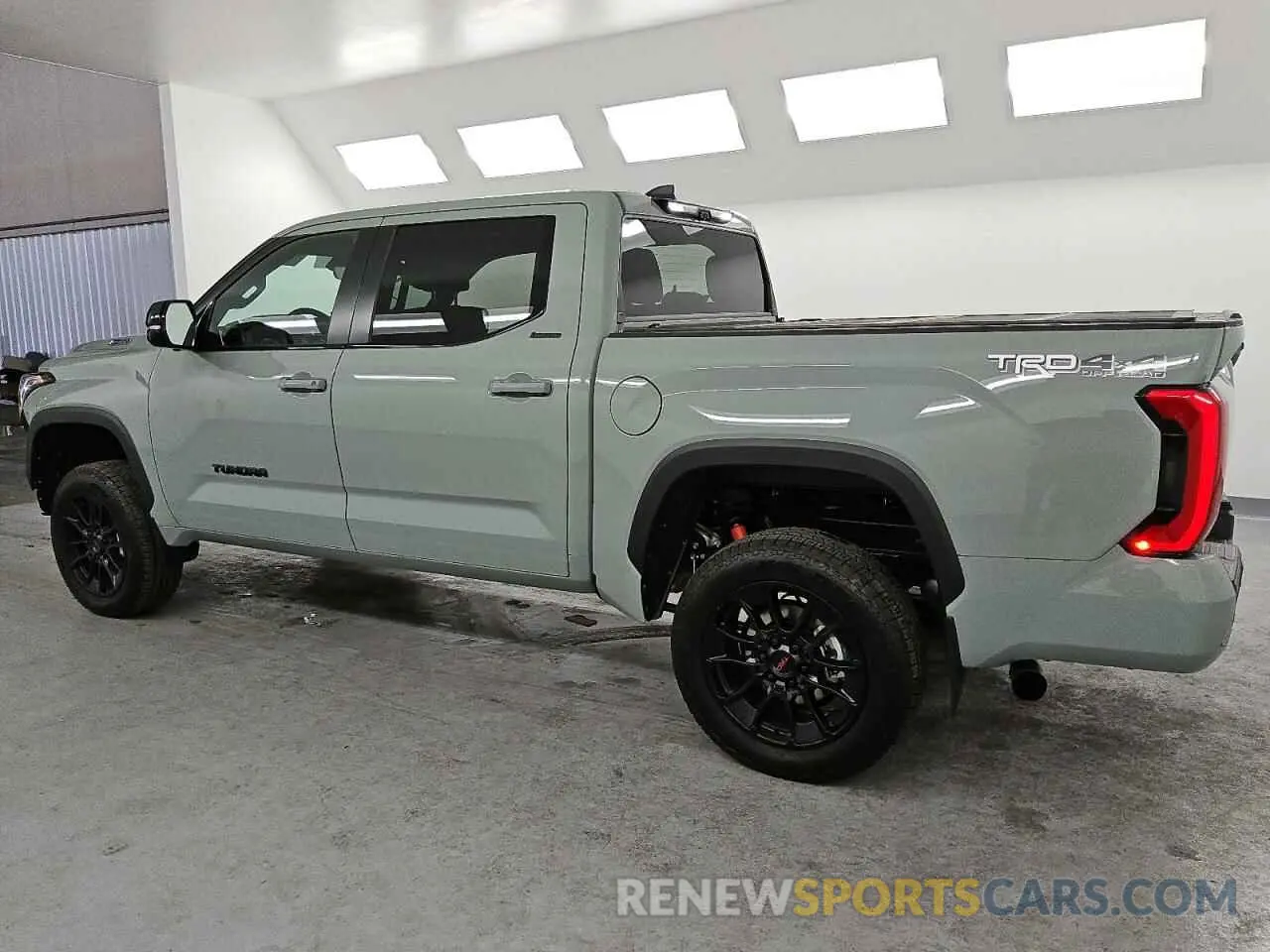 2 Фотография поврежденного автомобиля 5TFWC5DB8SX088929 TOYOTA TUNDRA 2025