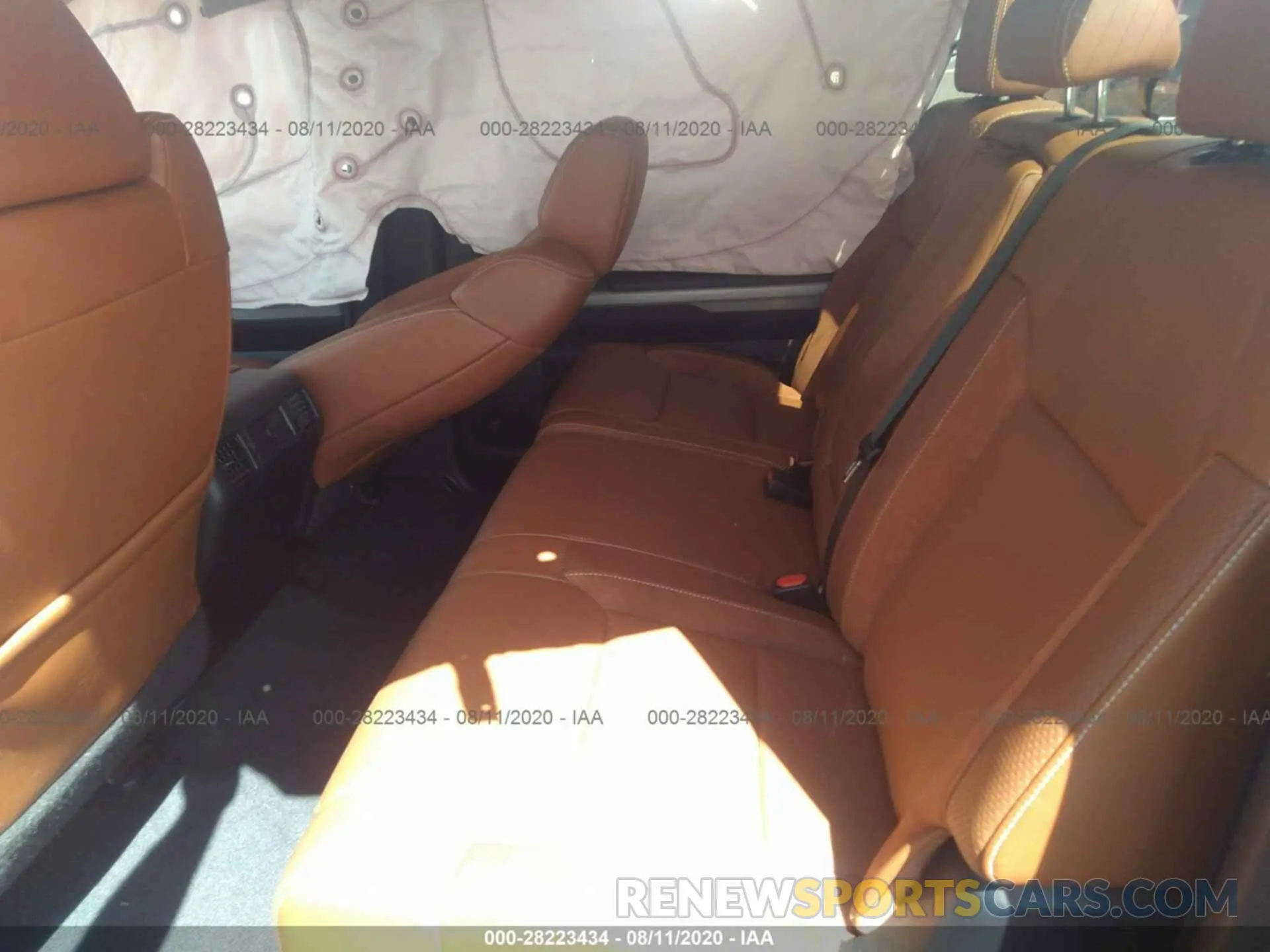 8 Photograph of a damaged car 5TFAY5F15KX833460 TOYOTA TUNDRA 4WD 2019