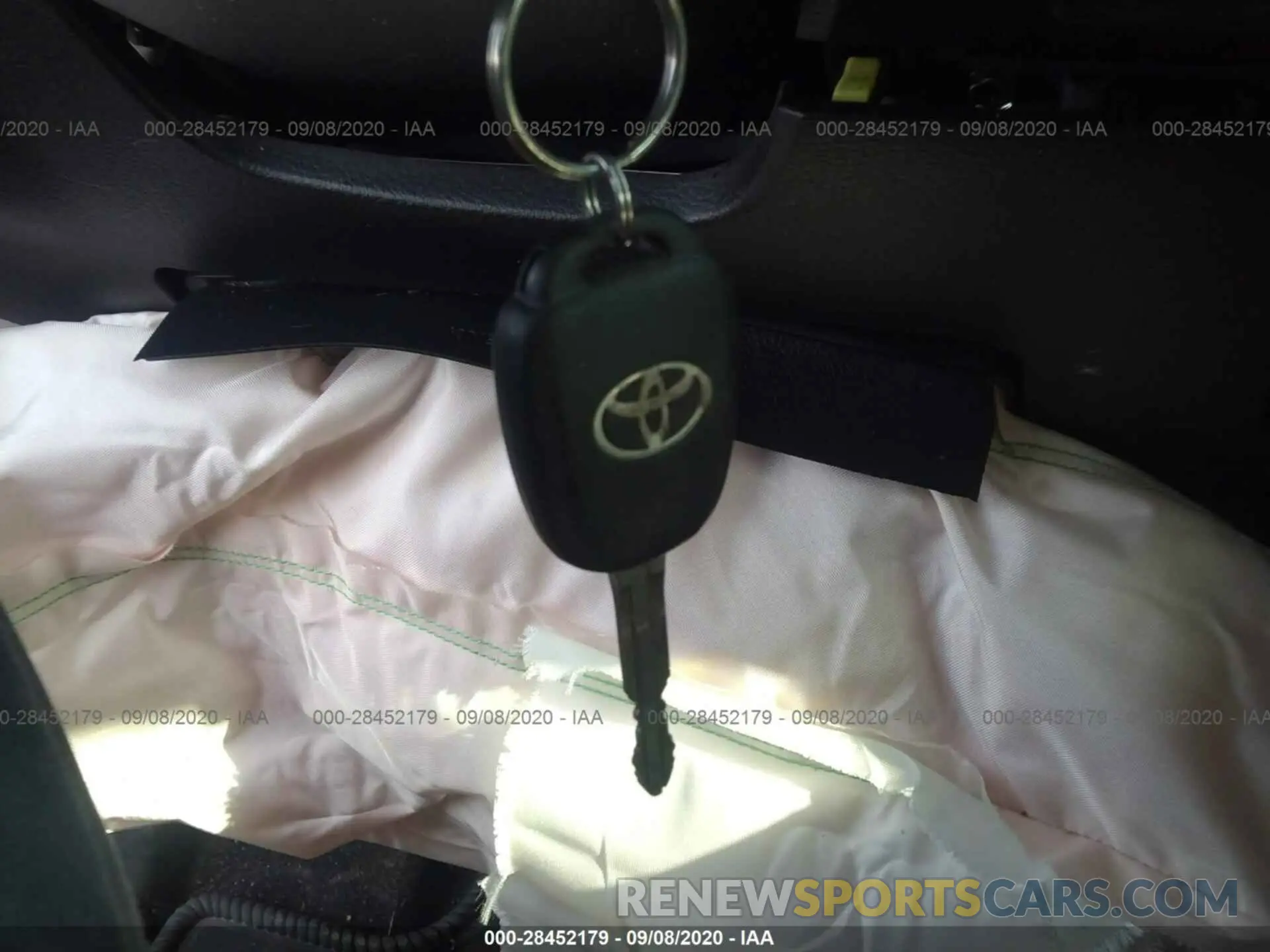 11 Photograph of a damaged car 5TFAY5F18KX849720 TOYOTA TUNDRA 4WD 2019