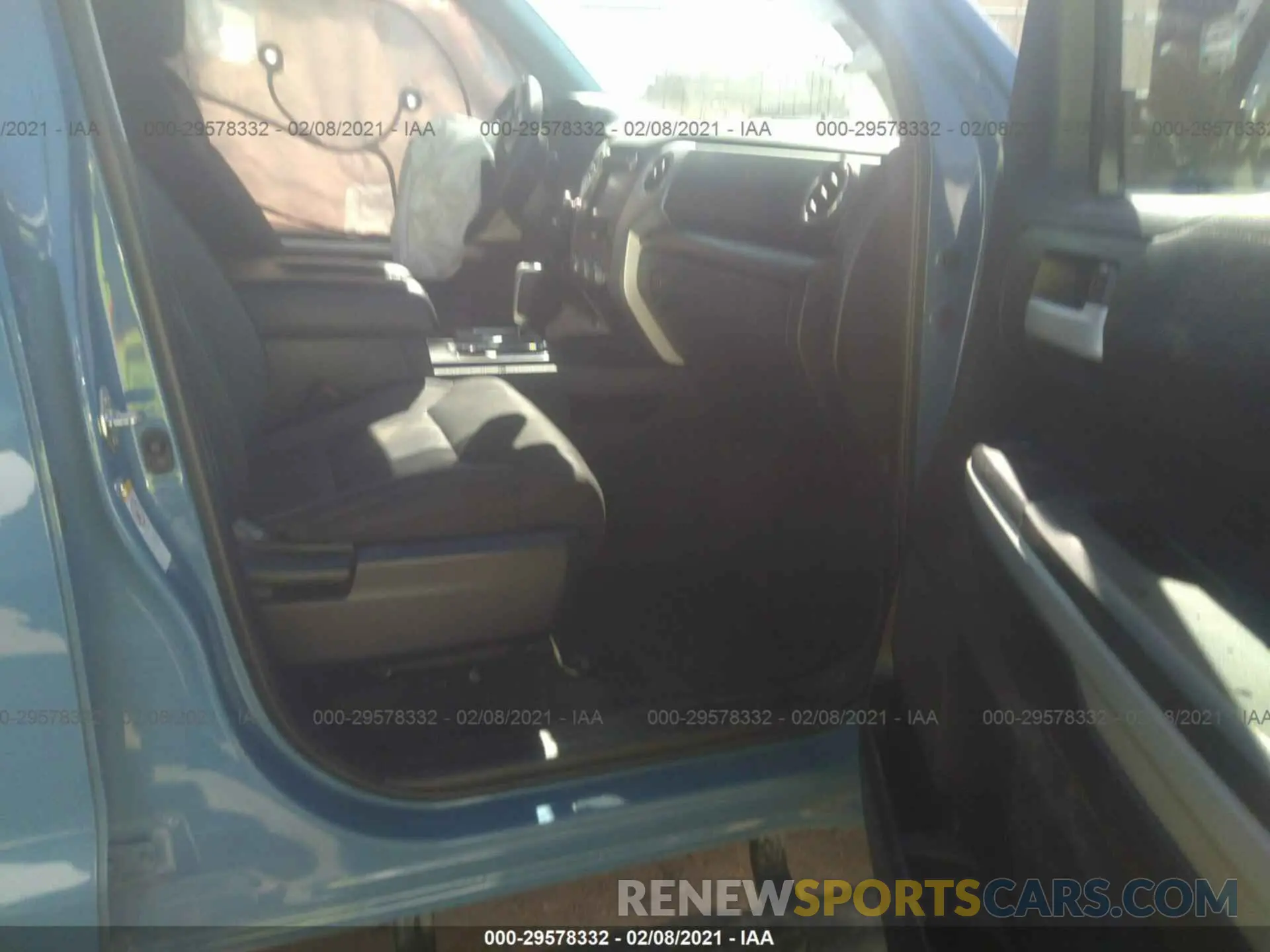5 Photograph of a damaged car 5TFDW5F13KX868369 TOYOTA TUNDRA 4WD 2019
