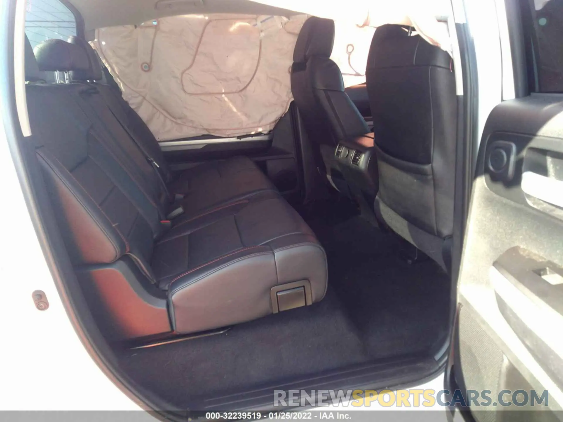 8 Photograph of a damaged car 5TFDY5F1XKX779862 TOYOTA TUNDRA 4WD 2019