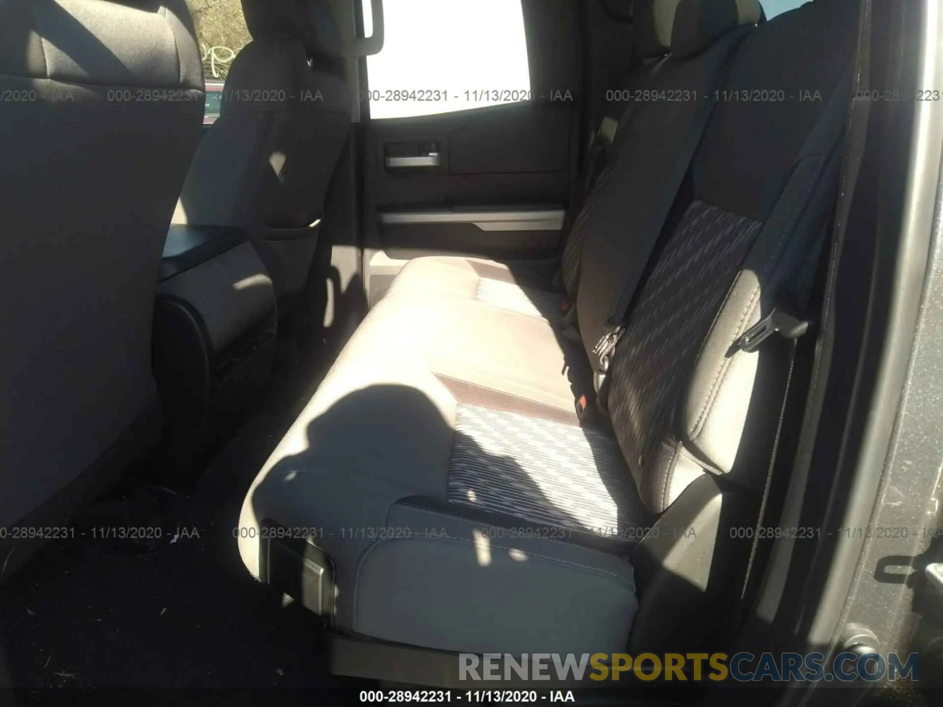 8 Photograph of a damaged car 5TFUM5F18KX083240 TOYOTA TUNDRA 4WD 2019