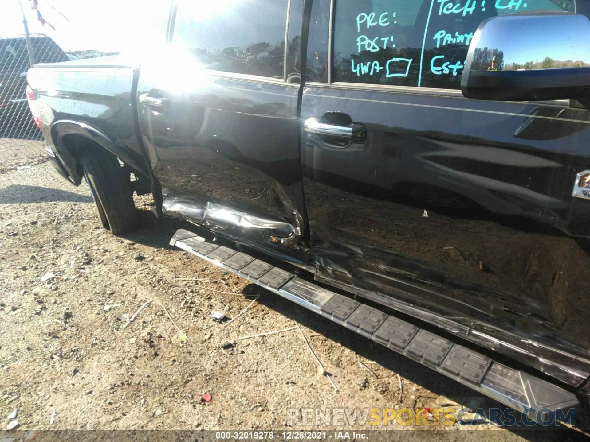 6 Photograph of a damaged car 5TFAY5F10LX913119 TOYOTA TUNDRA 4WD 2020