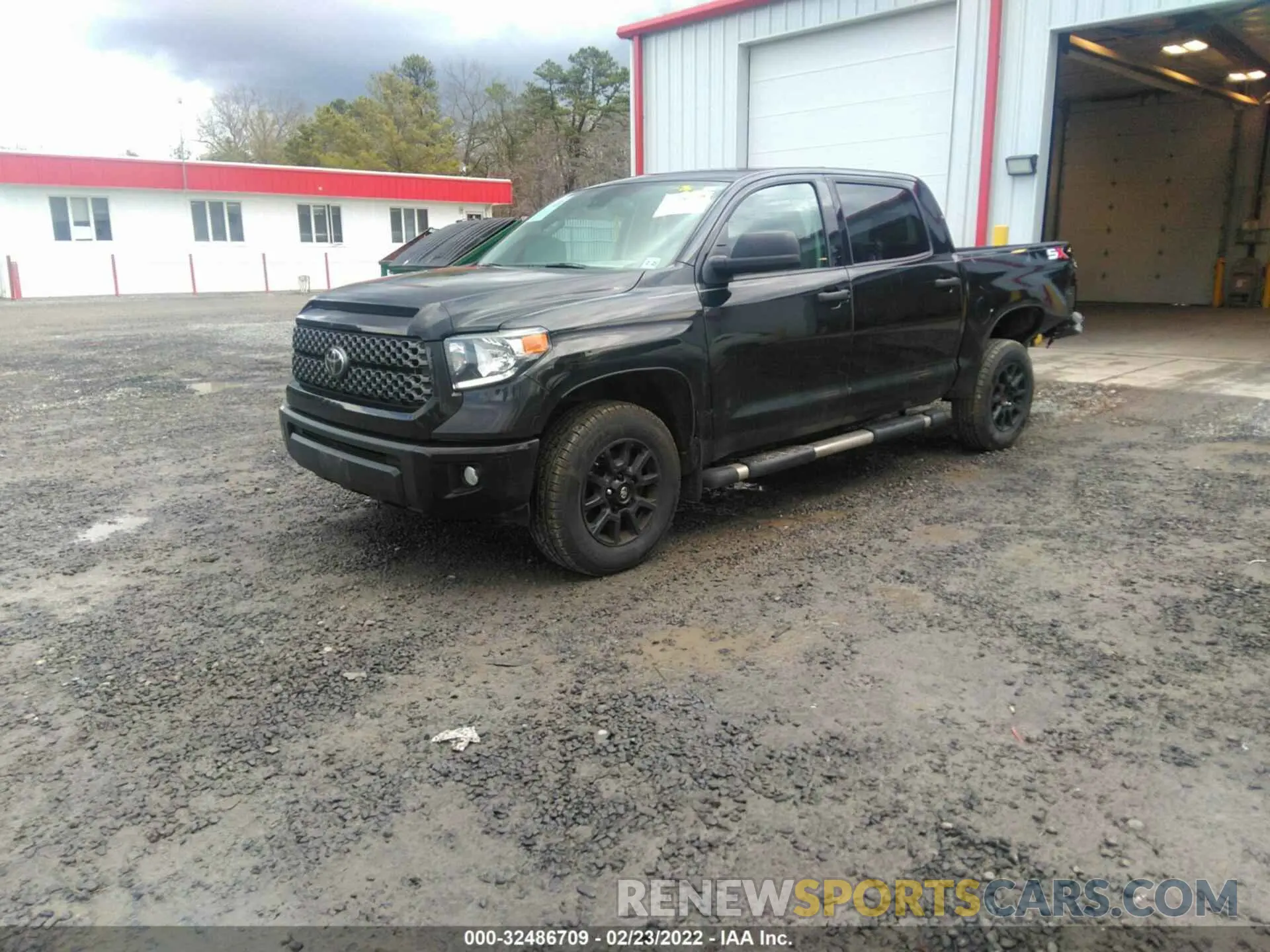 2 Photograph of a damaged car 5TFDY5F12LX917315 TOYOTA TUNDRA 4WD 2020