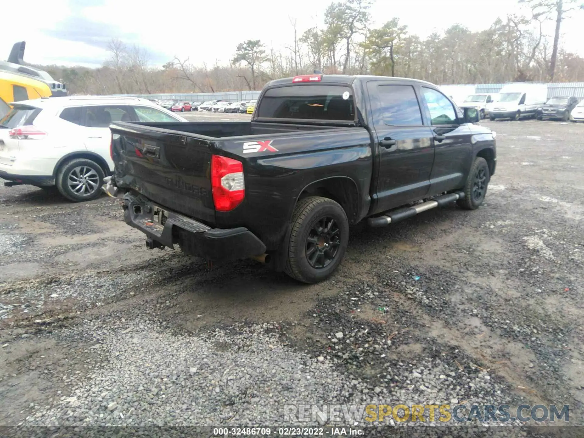 4 Photograph of a damaged car 5TFDY5F12LX917315 TOYOTA TUNDRA 4WD 2020
