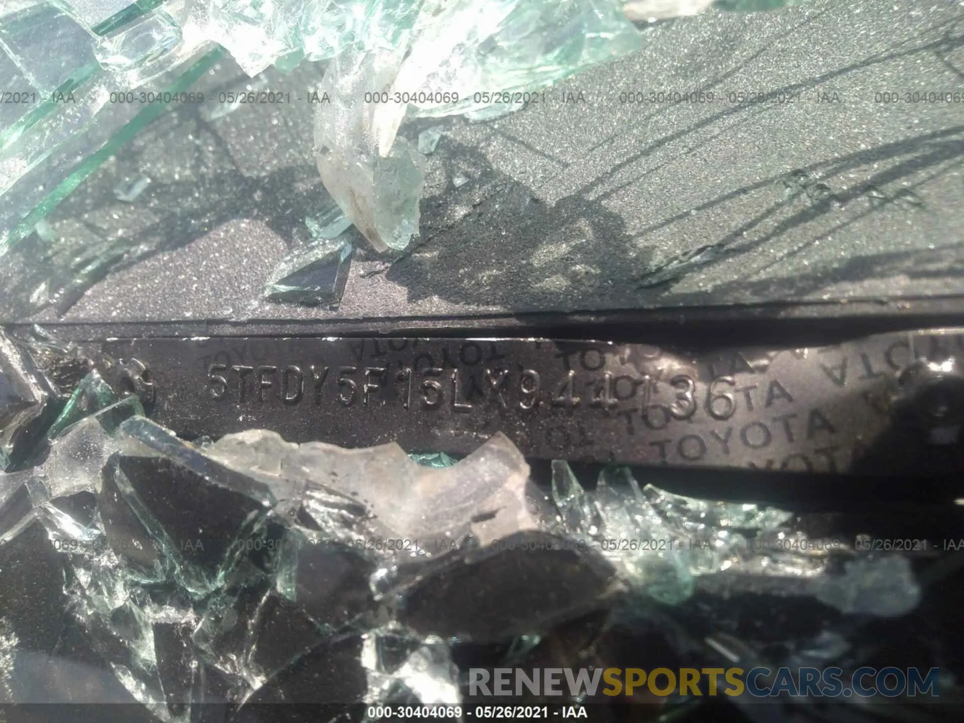 9 Photograph of a damaged car 5TFDY5F15LX944136 TOYOTA TUNDRA 4WD 2020