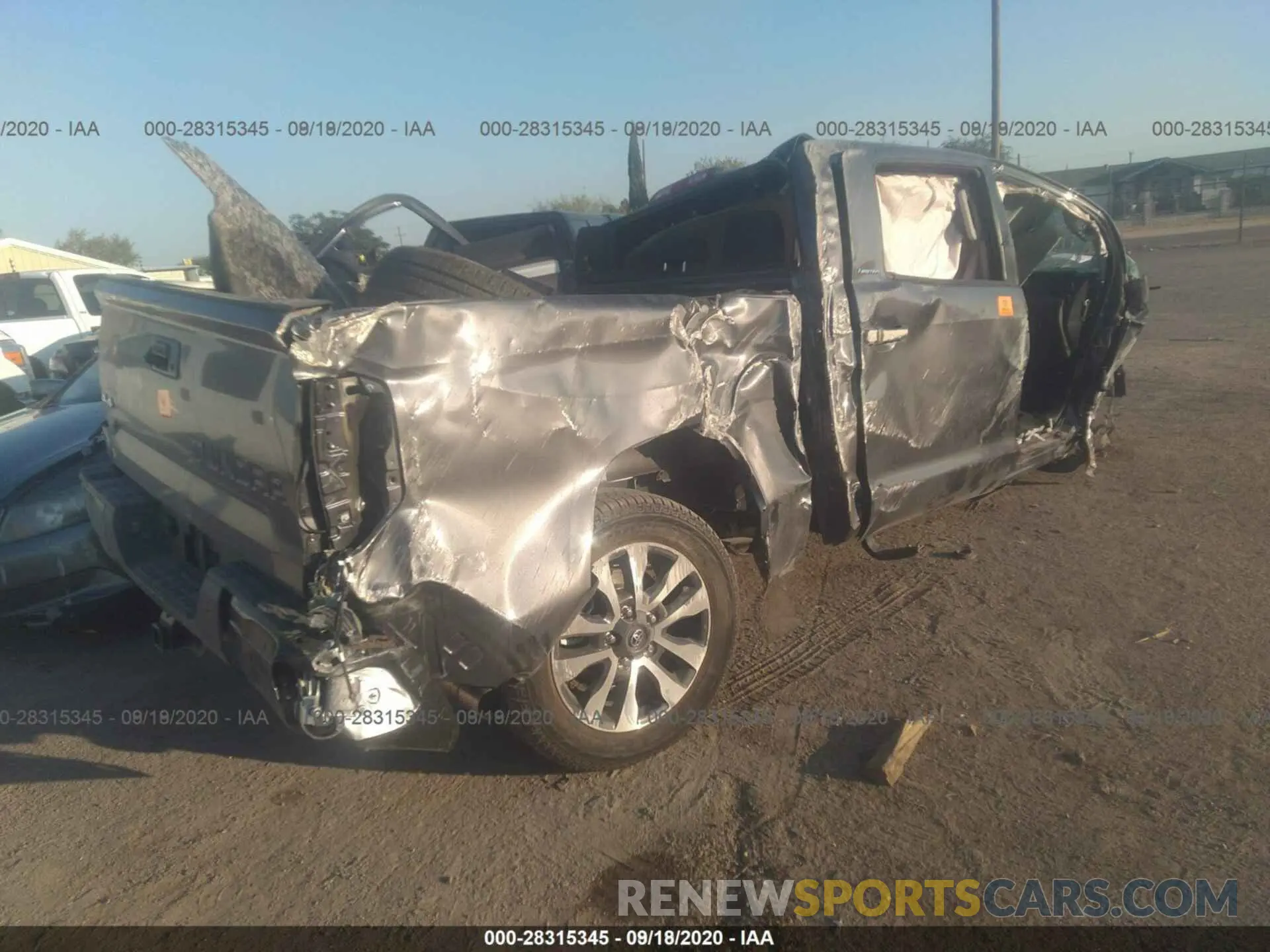14 Photograph of a damaged car 5TFHY5F1XLX945588 TOYOTA TUNDRA 4WD 2020