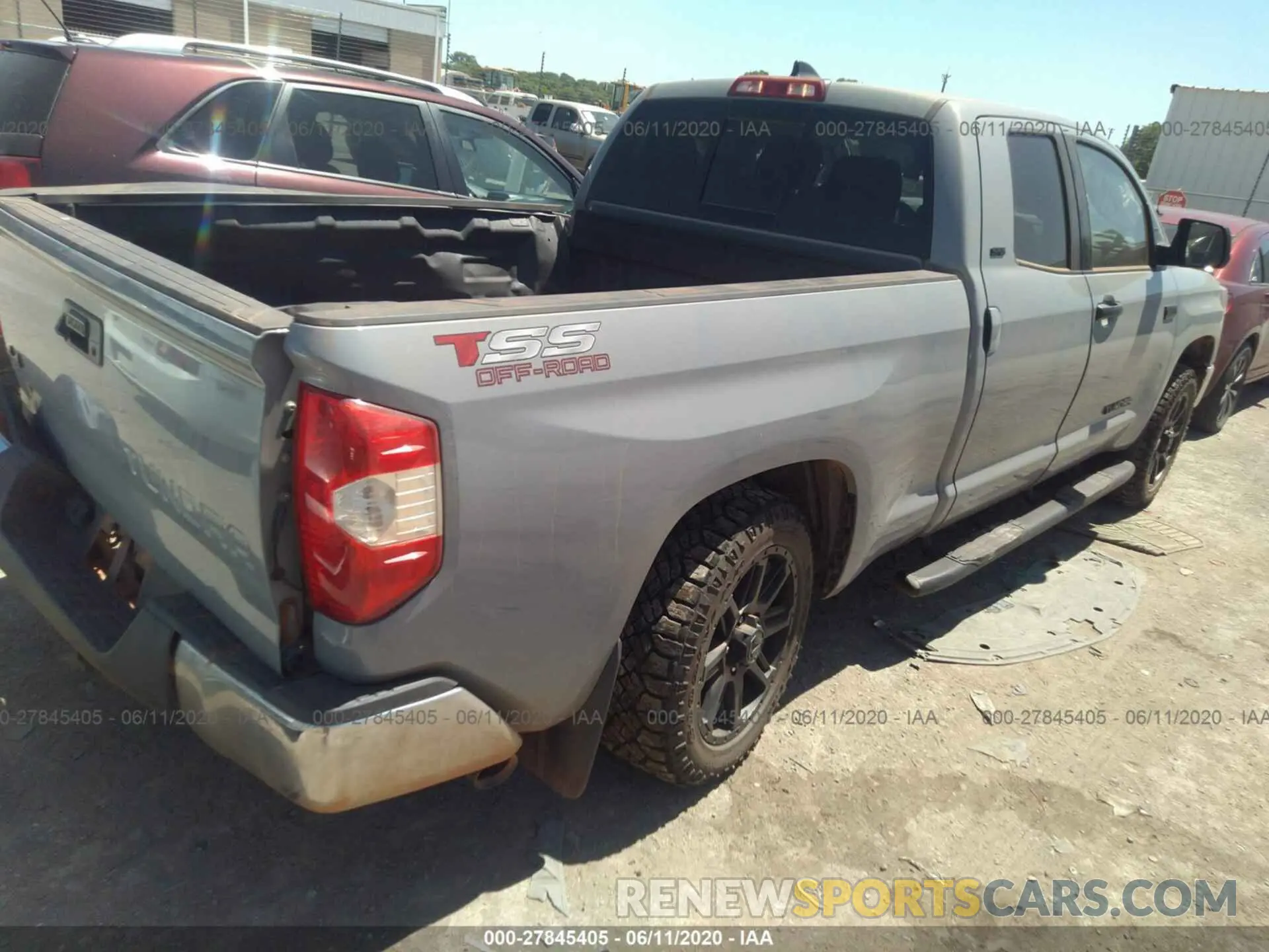 4 Photograph of a damaged car 5TFUY5F15LX896332 TOYOTA TUNDRA 4WD 2020
