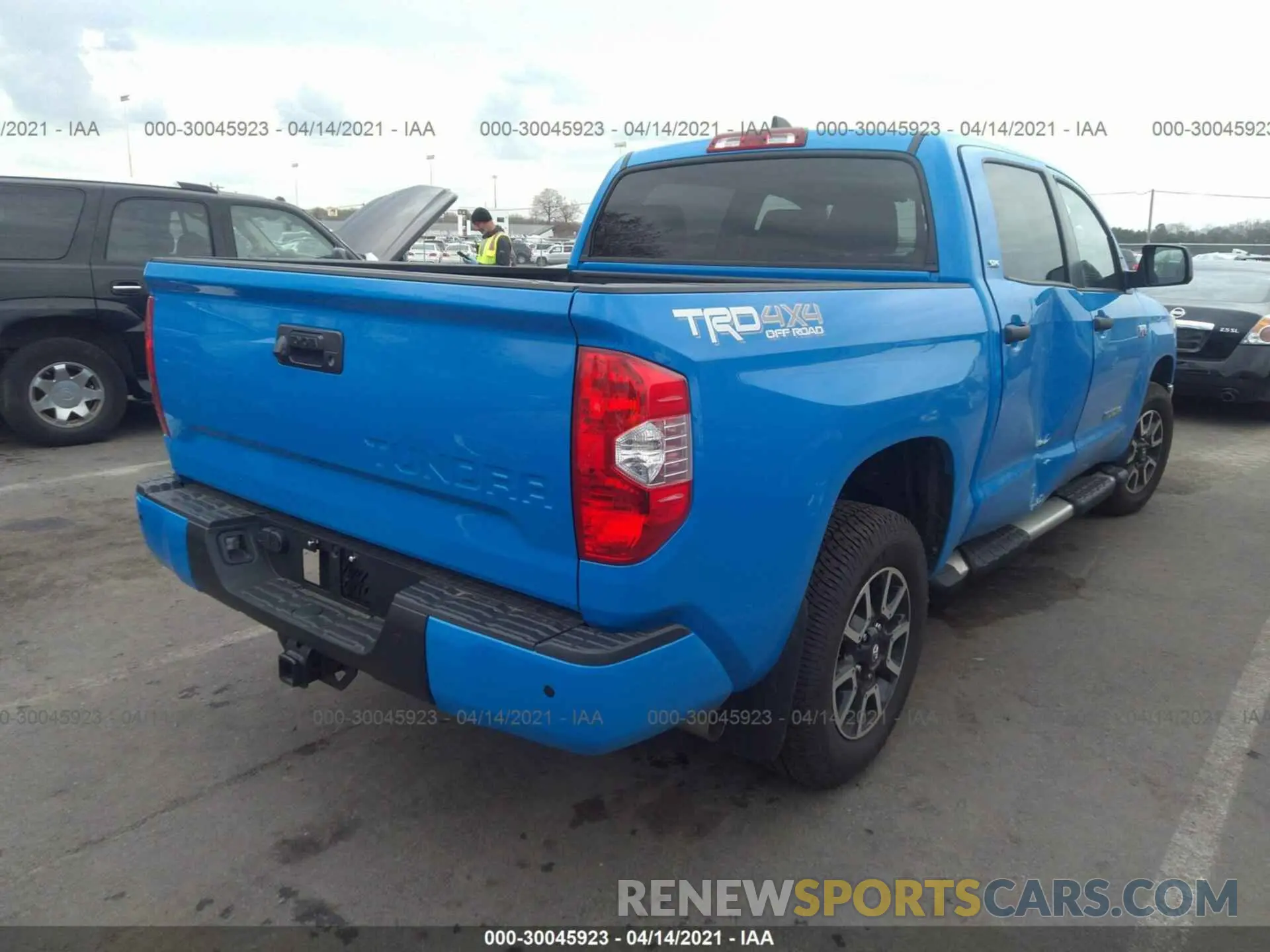 4 Photograph of a damaged car 5TFDY5F16MX995386 TOYOTA TUNDRA 4WD 2021