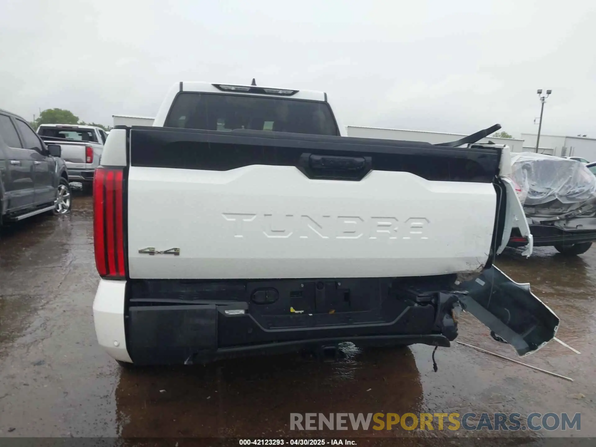 16 Photograph of a damaged car 5TFLA5EC5RX030366 TOYOTA TUNDRA 4WD 2024