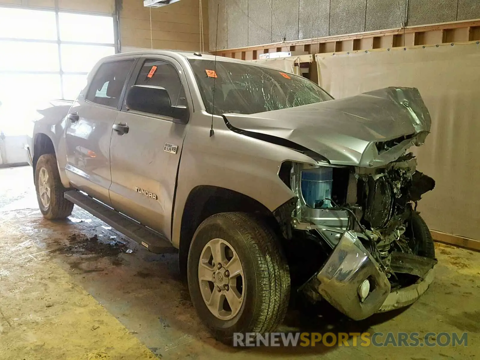 1 Photograph of a damaged car 5TFDW5F10KX795297 TOYOTA TUNDRA CRE 2019