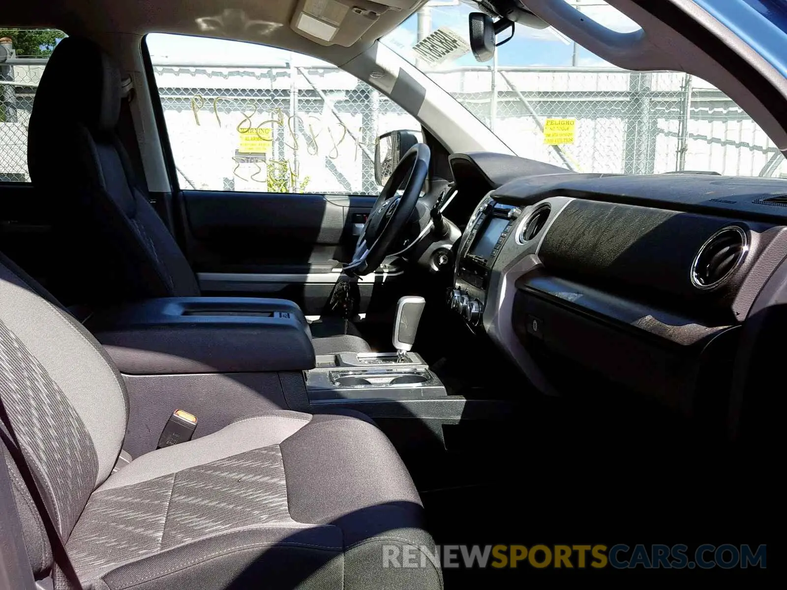 5 Photograph of a damaged car 5TFDY5F1XKX781370 TOYOTA TUNDRA CRE 2019