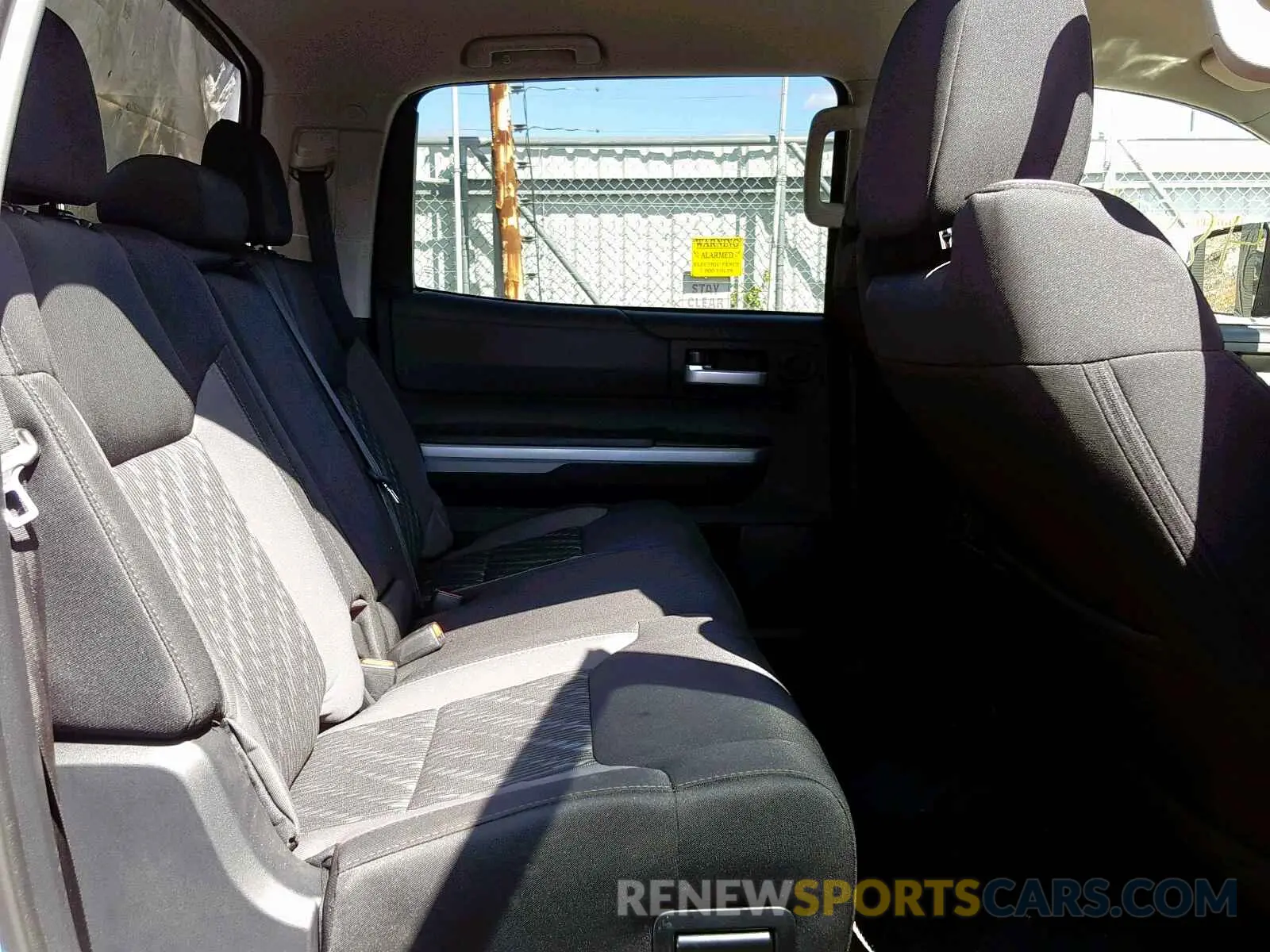 6 Photograph of a damaged car 5TFDY5F1XKX781370 TOYOTA TUNDRA CRE 2019