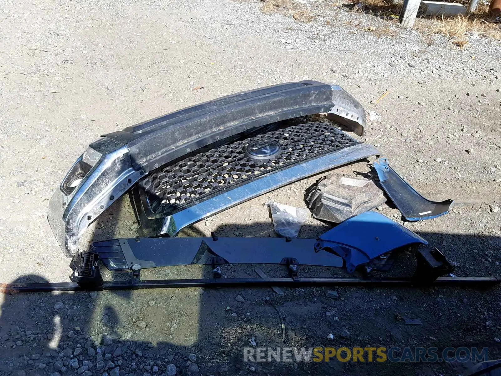 9 Photograph of a damaged car 5TFDY5F1XKX781370 TOYOTA TUNDRA CRE 2019