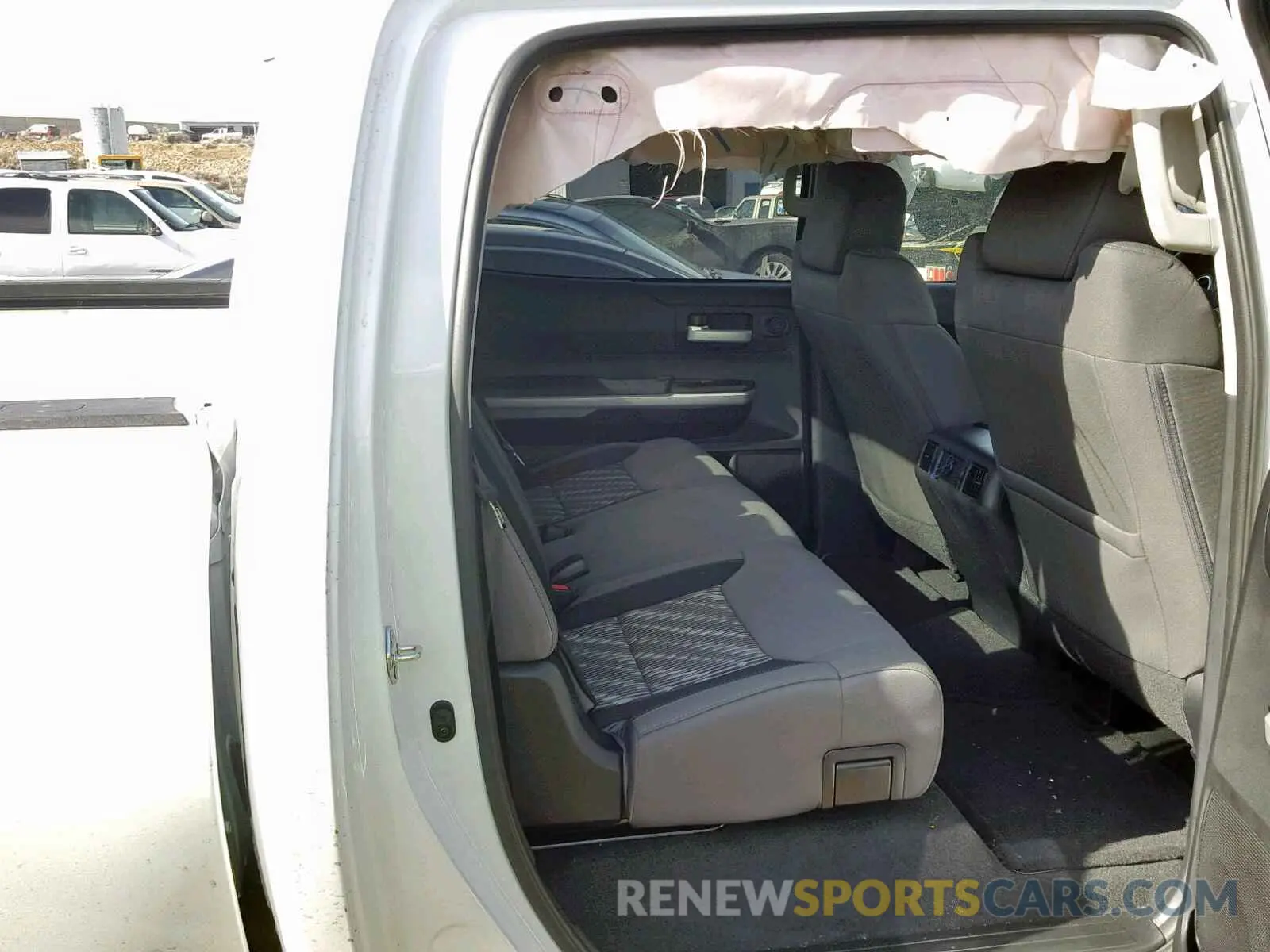 6 Photograph of a damaged car 5TFDY5F1XKX806347 TOYOTA TUNDRA CRE 2019
