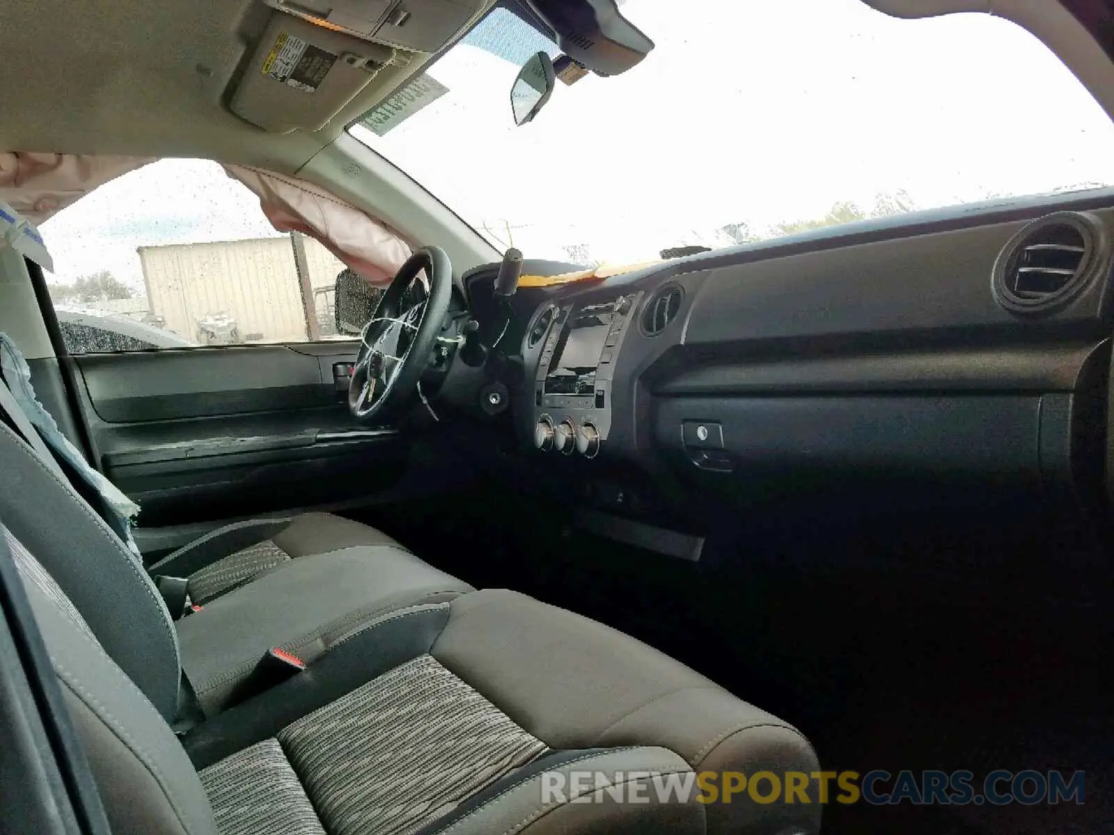 5 Photograph of a damaged car 5TFRM5F14KX138613 TOYOTA TUNDRA DOU 2019