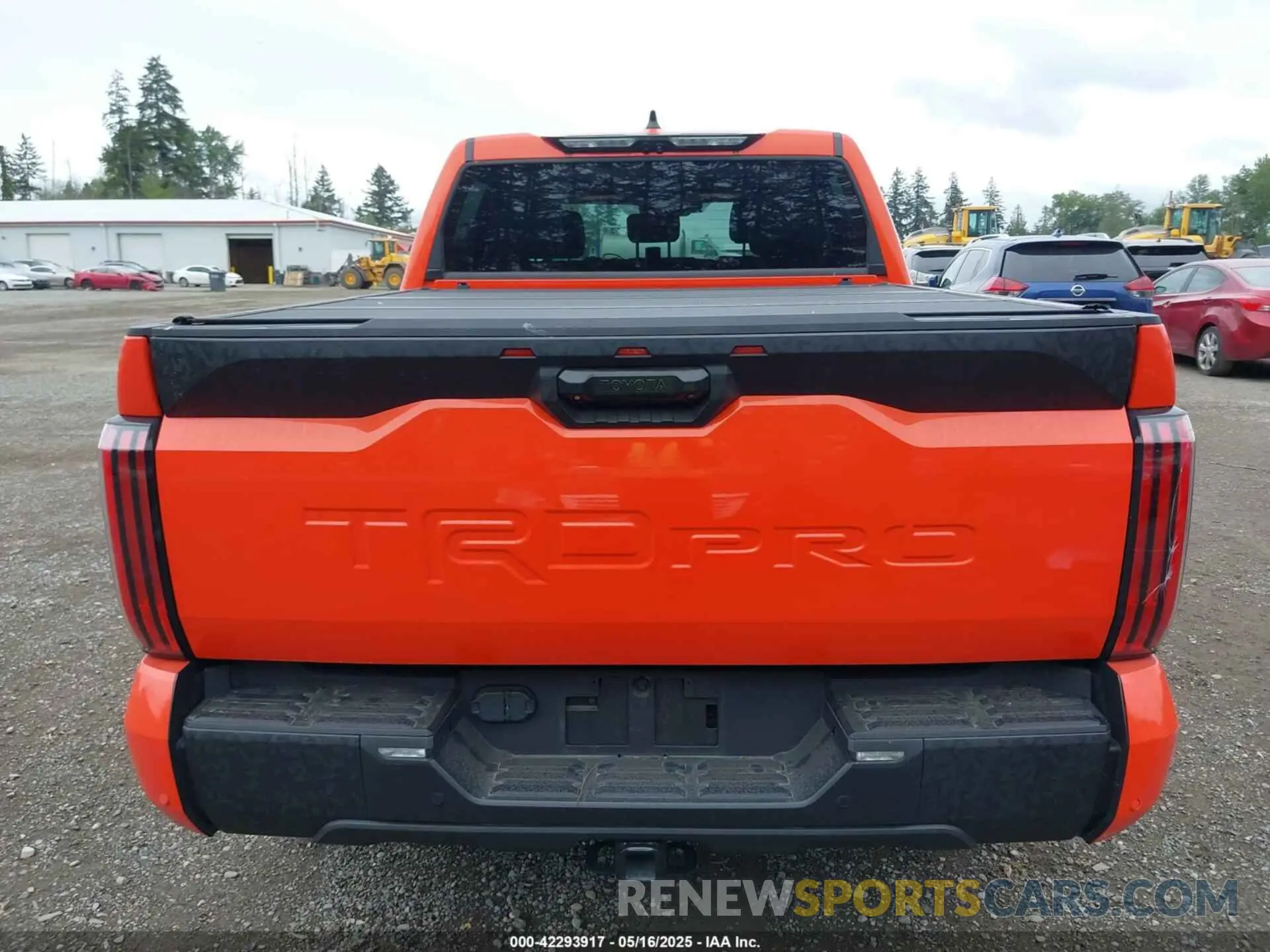 17 Photograph of a damaged car 5TFPC5DB3NX005030 TOYOTA TUNDRA HYBRID 2022