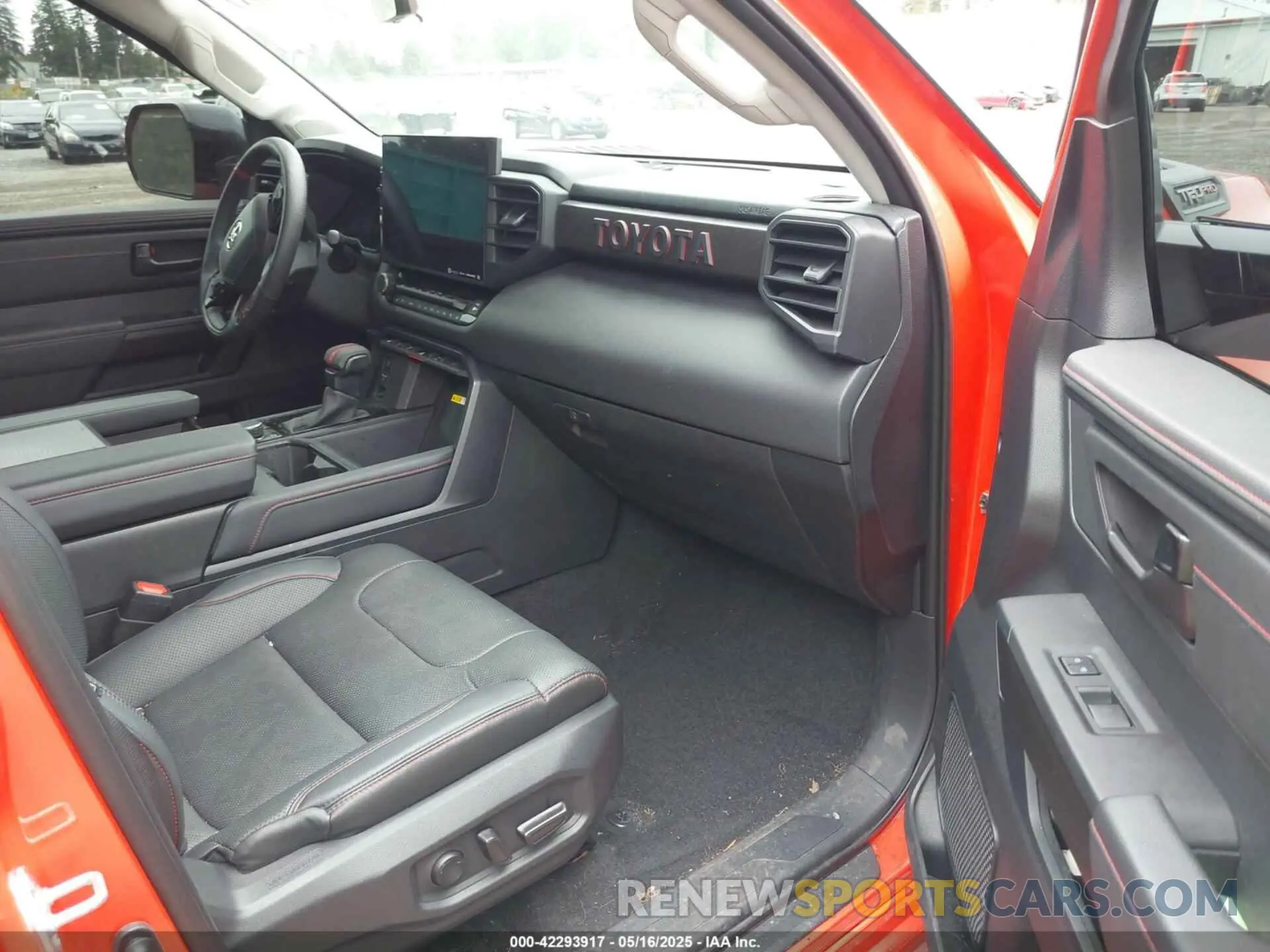5 Photograph of a damaged car 5TFPC5DB3NX005030 TOYOTA TUNDRA HYBRID 2022