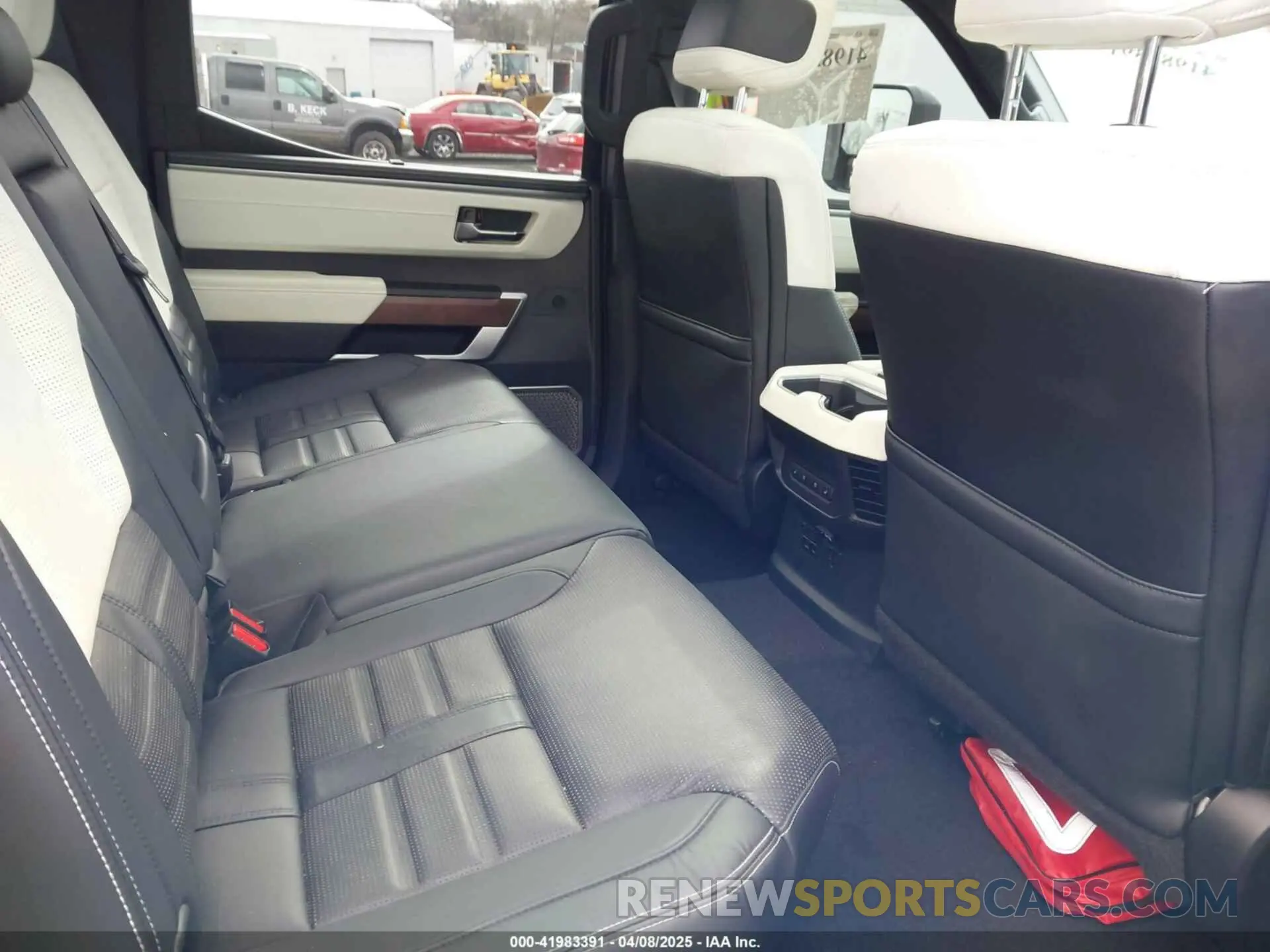 8 Фотография поврежденного автомобиля 5TFVC5DB5NX009829 TOYOTA TUNDRA HYBRID 2022