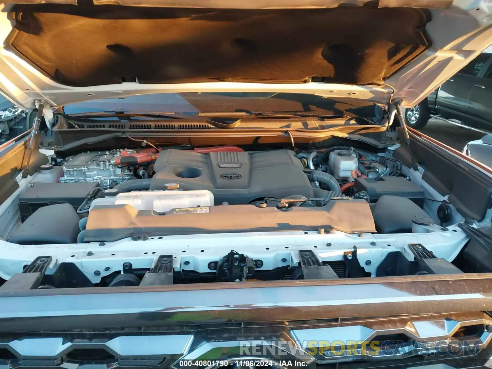 10 Фотография поврежденного автомобиля 5TFNC5DB4PX035860 TOYOTA TUNDRA HYBRID 2023
