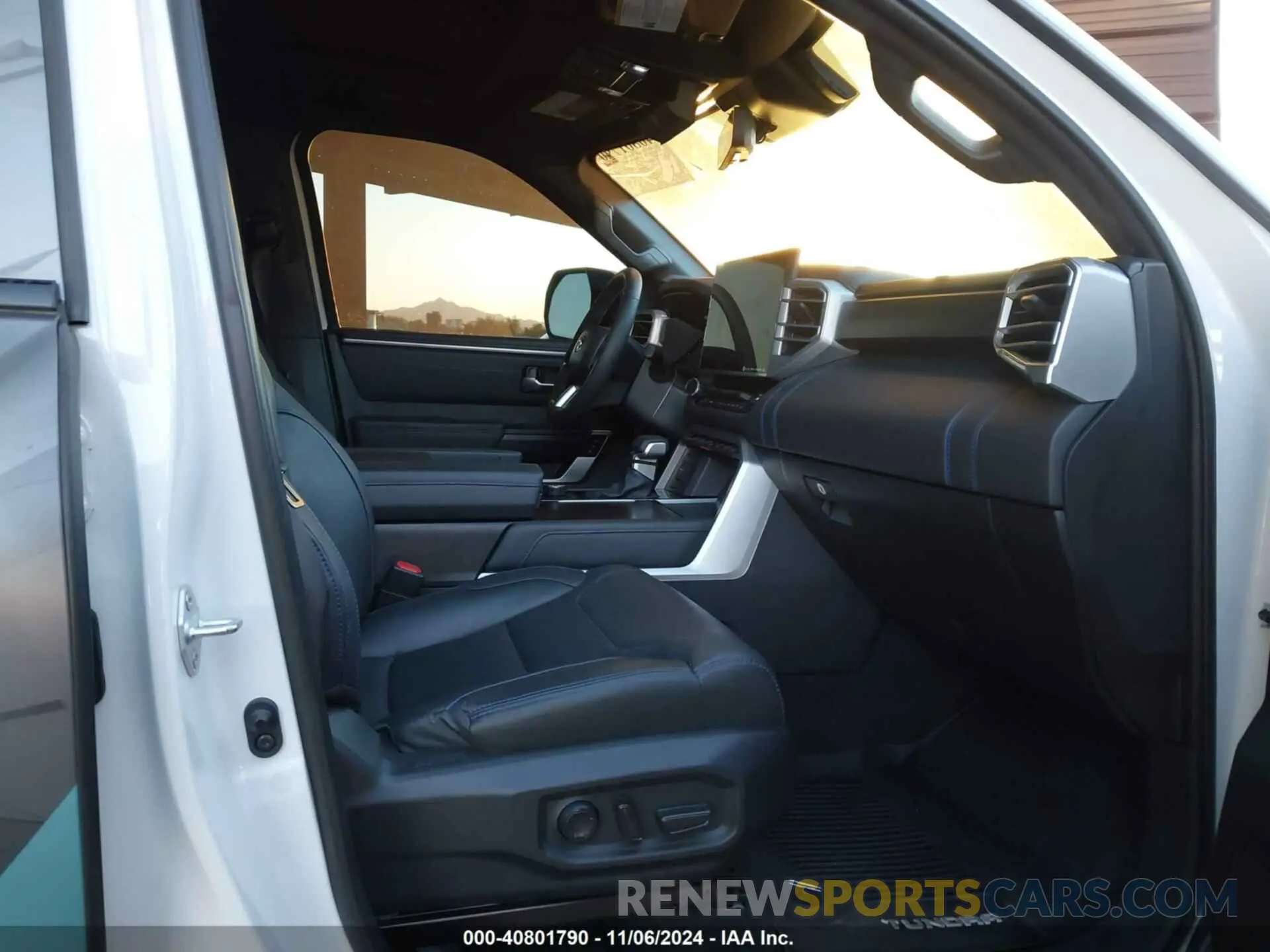 5 Фотография поврежденного автомобиля 5TFNC5DB4PX035860 TOYOTA TUNDRA HYBRID 2023