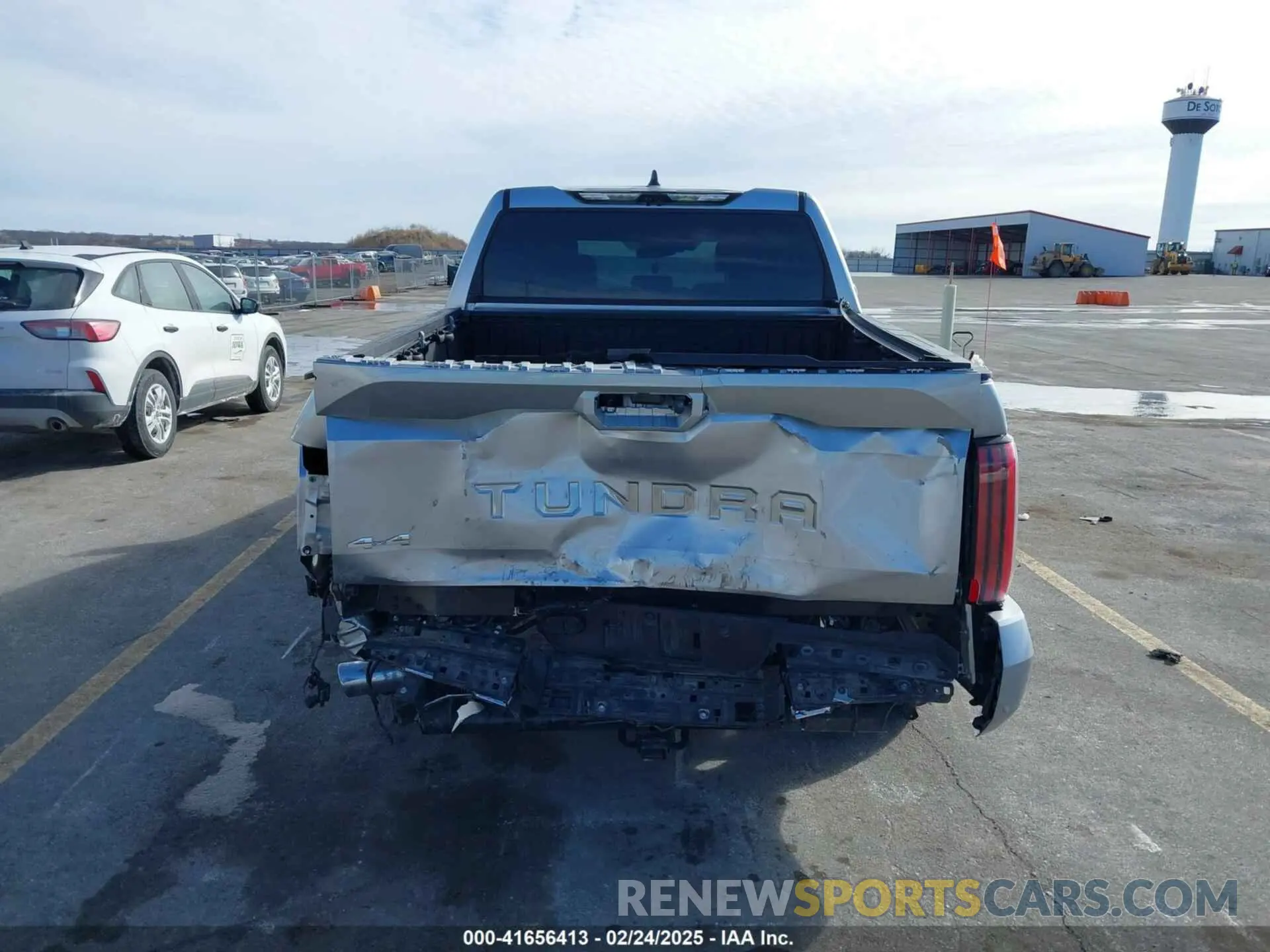 19 Photograph of a damaged car 5TFVC5DB9RX055993 TOYOTA TUNDRA HYBRID 2024