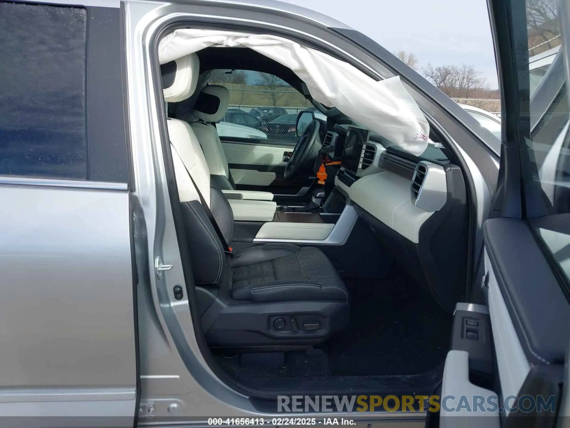 5 Photograph of a damaged car 5TFVC5DB9RX055993 TOYOTA TUNDRA HYBRID 2024