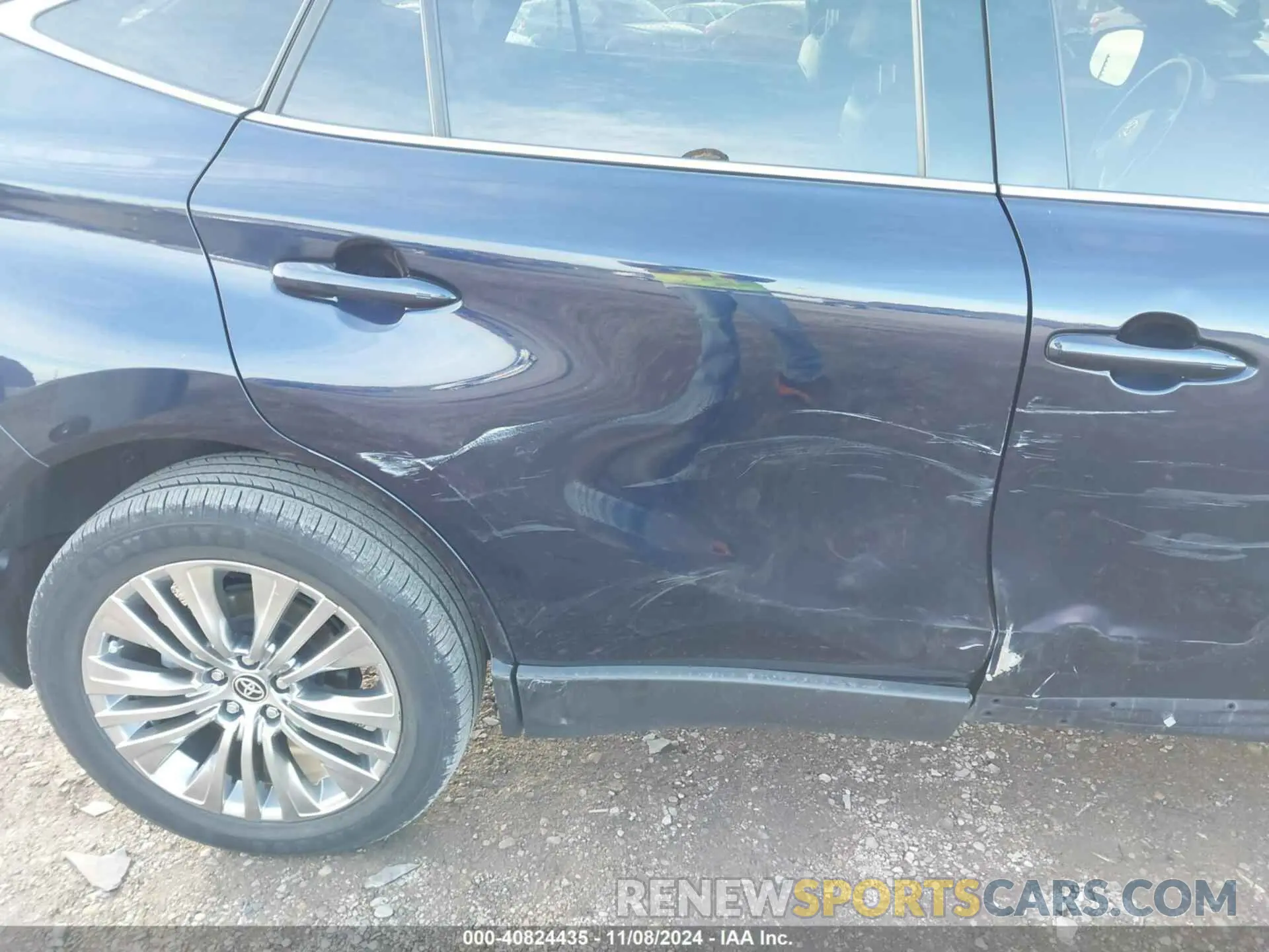 17 Photograph of a damaged car JTEAAAAH1MJ037307 TOYOTA VENZA 2021