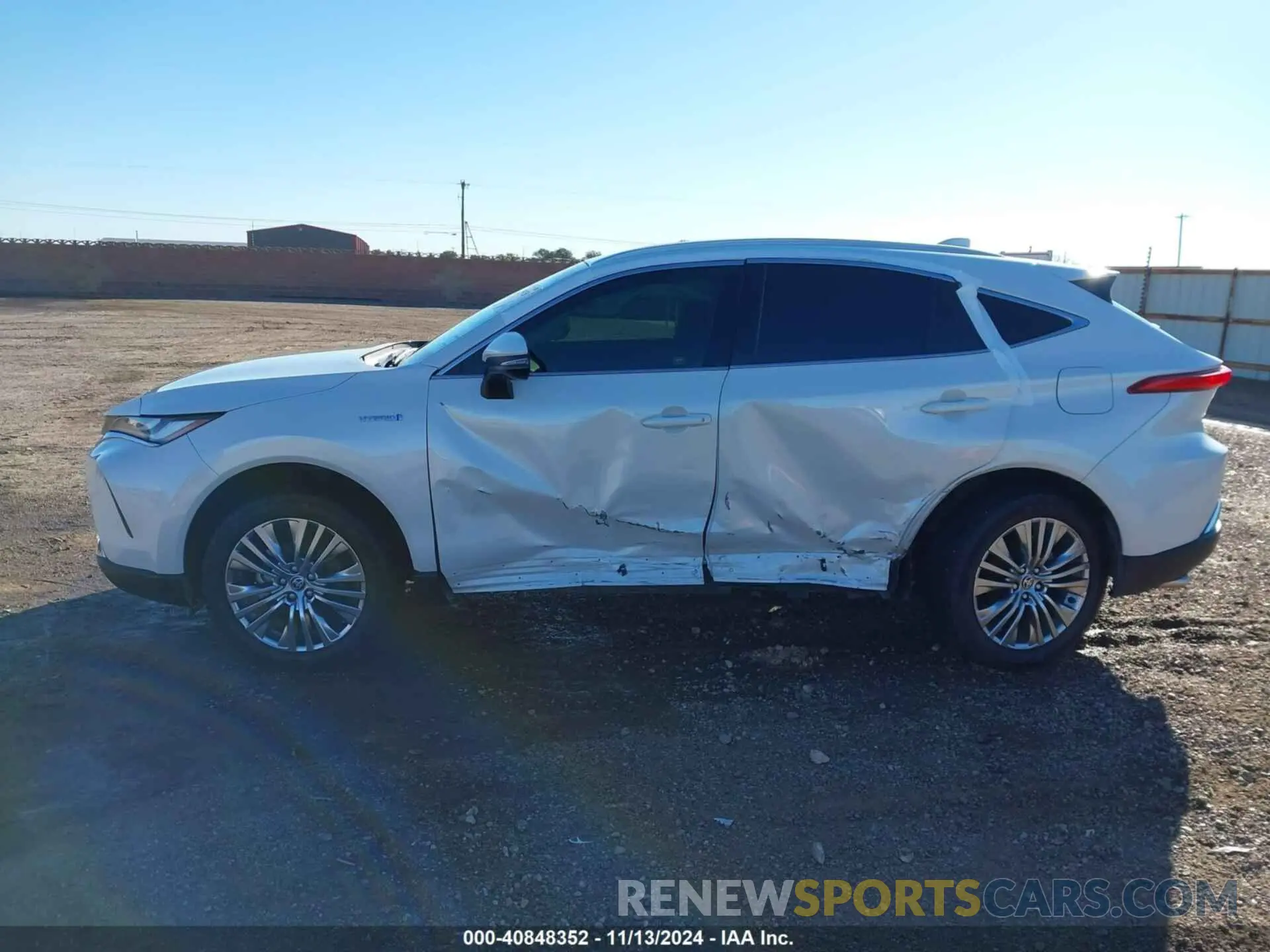 14 Photograph of a damaged car JTEAAAAH1MJ037985 TOYOTA VENZA 2021