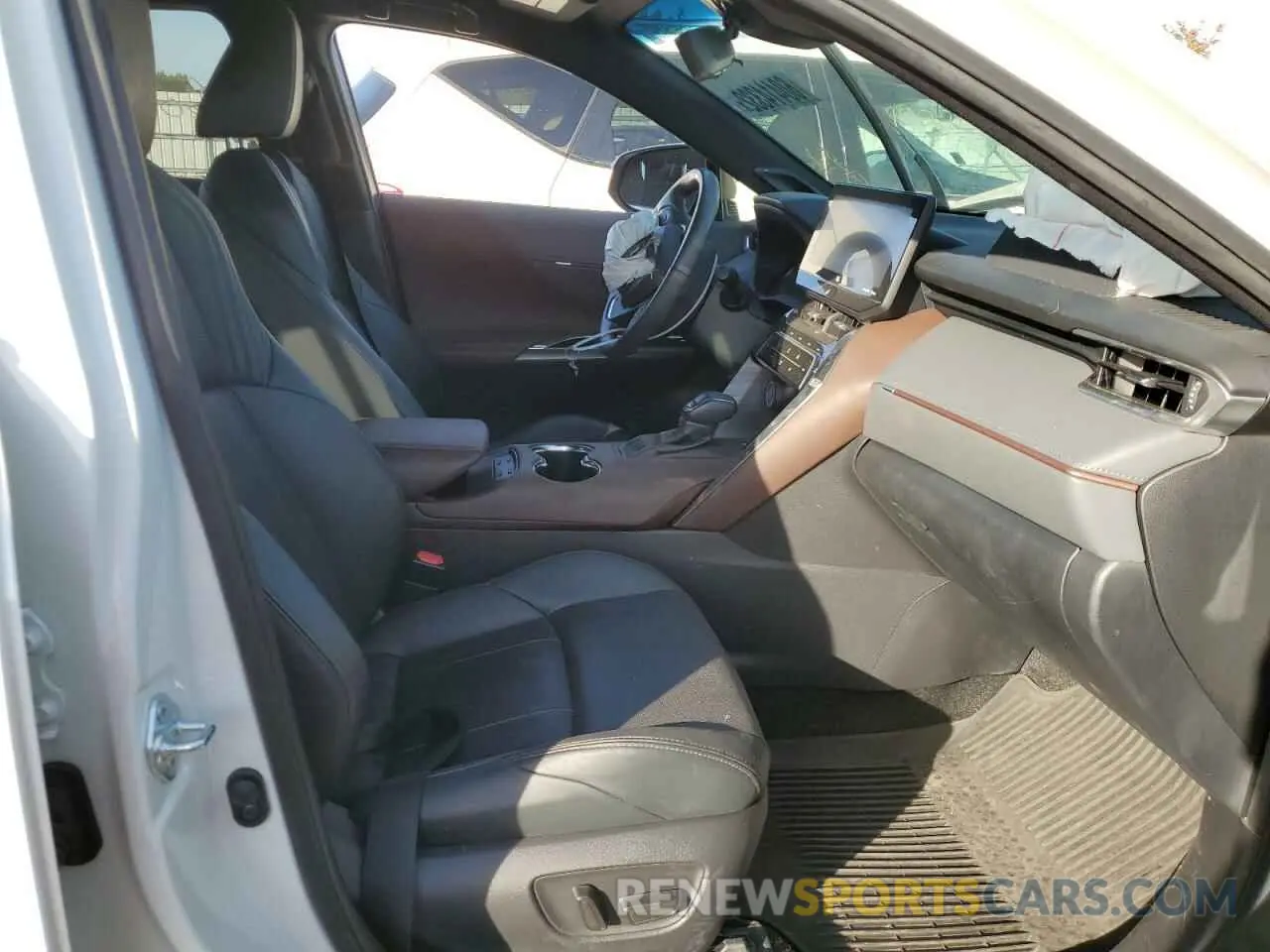 5 Photograph of a damaged car JTEAAAAH2MJ002792 TOYOTA VENZA 2021