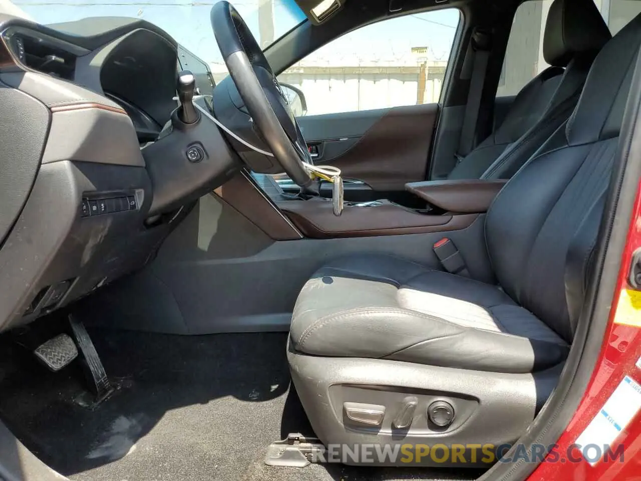 7 Photograph of a damaged car JTEAAAAH2MJ023741 TOYOTA VENZA 2021