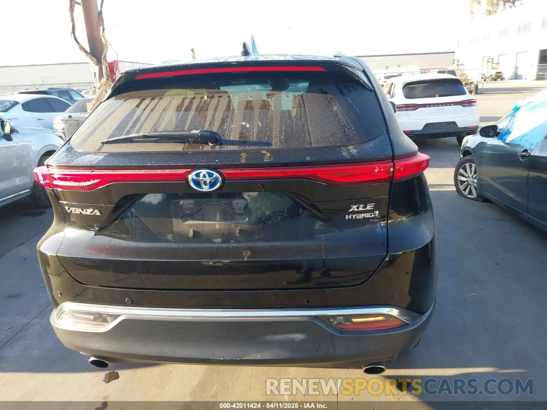 16 Photograph of a damaged car JTEAAAAH2MJ069392 TOYOTA VENZA 2021