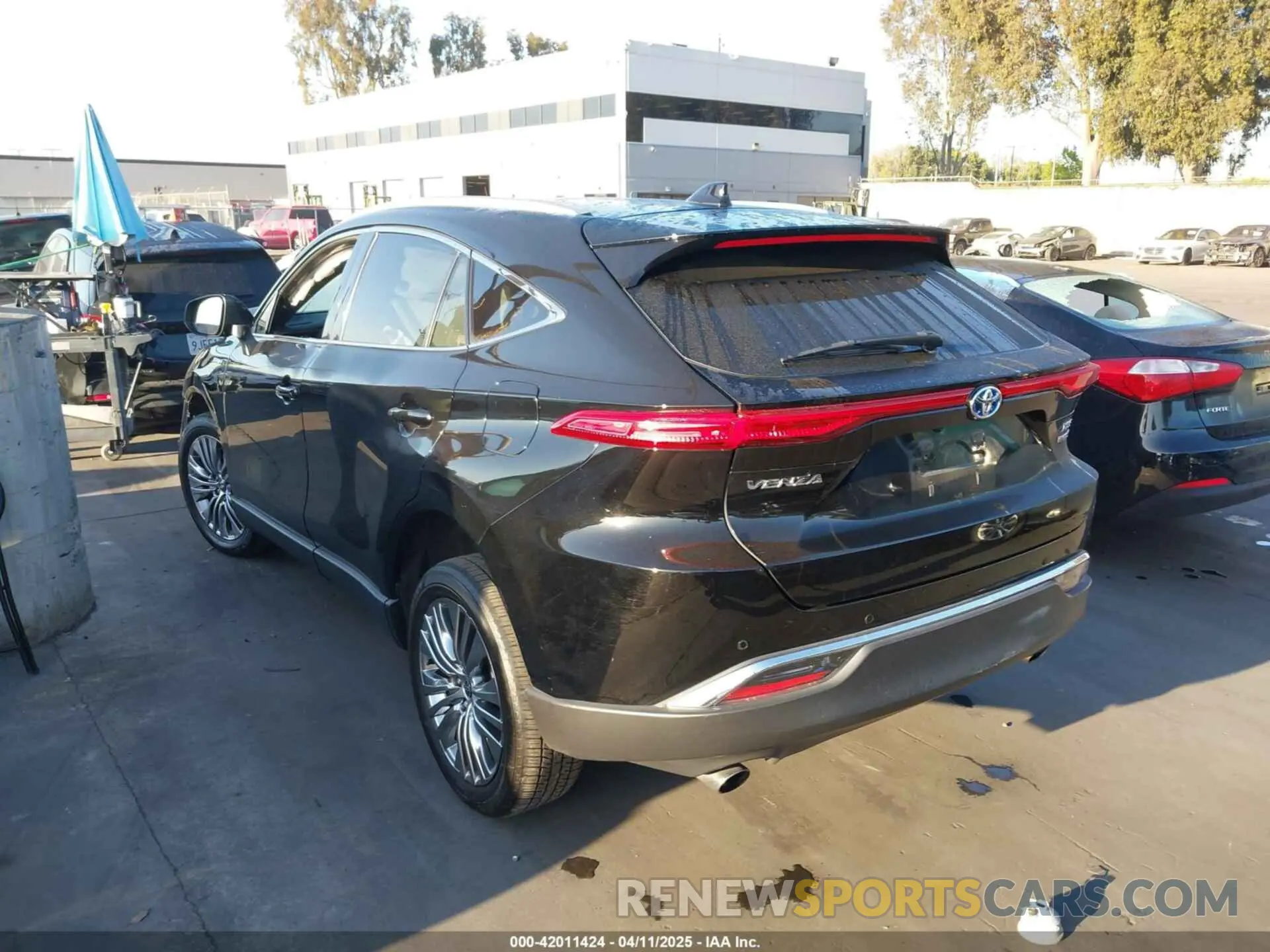3 Photograph of a damaged car JTEAAAAH2MJ069392 TOYOTA VENZA 2021