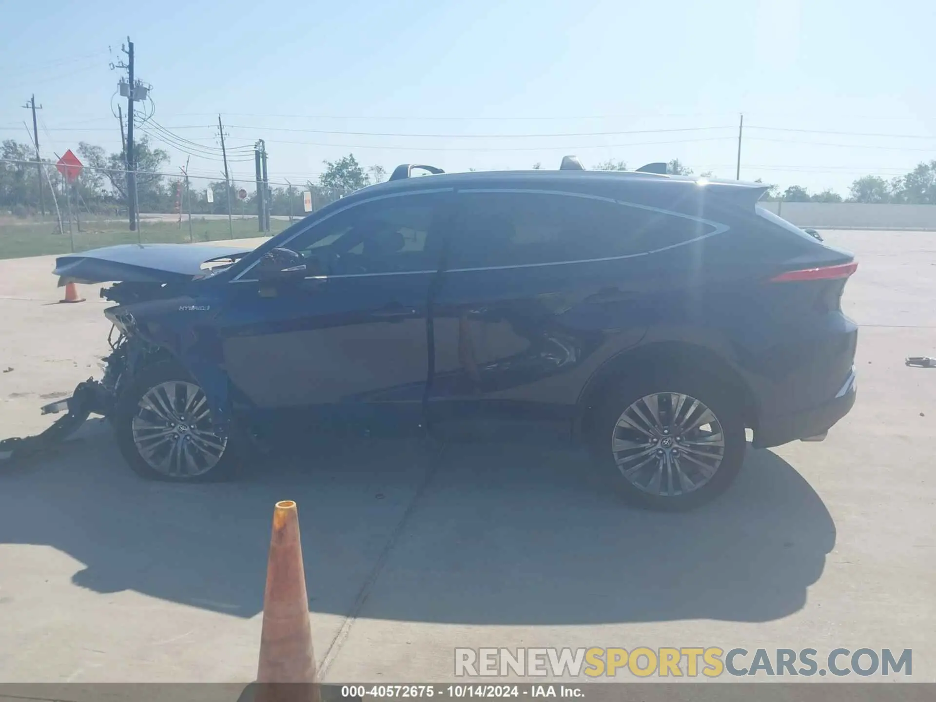 14 Photograph of a damaged car JTEAAAAH2MJ075001 TOYOTA VENZA 2021