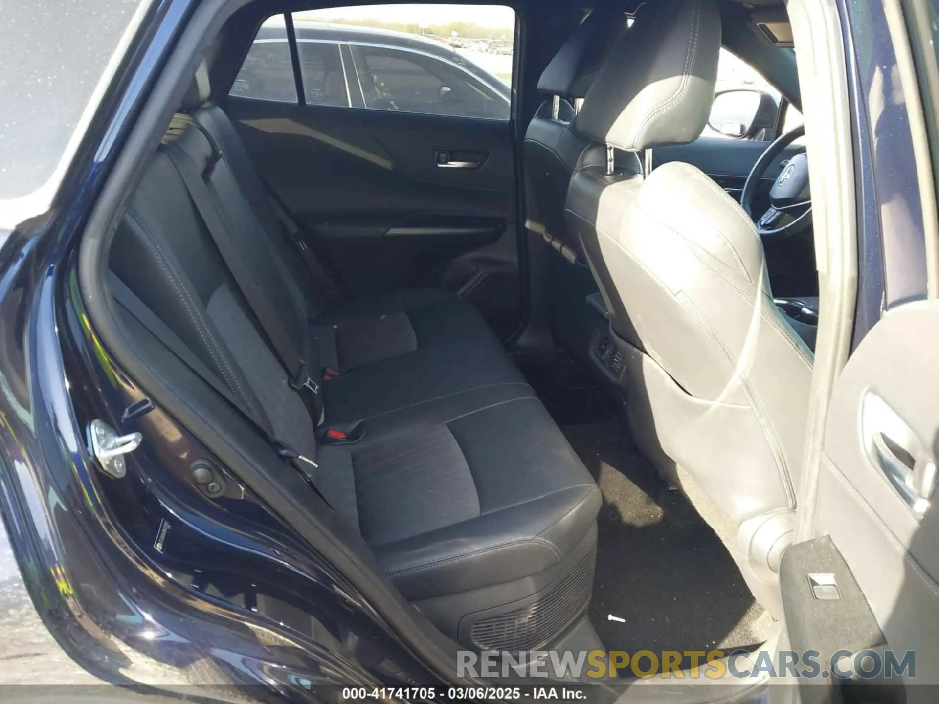 8 Photograph of a damaged car JTEAAAAH3MJ005992 TOYOTA VENZA 2021