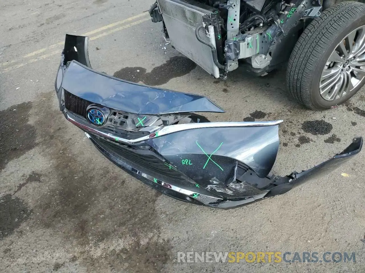 13 Photograph of a damaged car JTEAAAAH3MJ028818 TOYOTA VENZA 2021